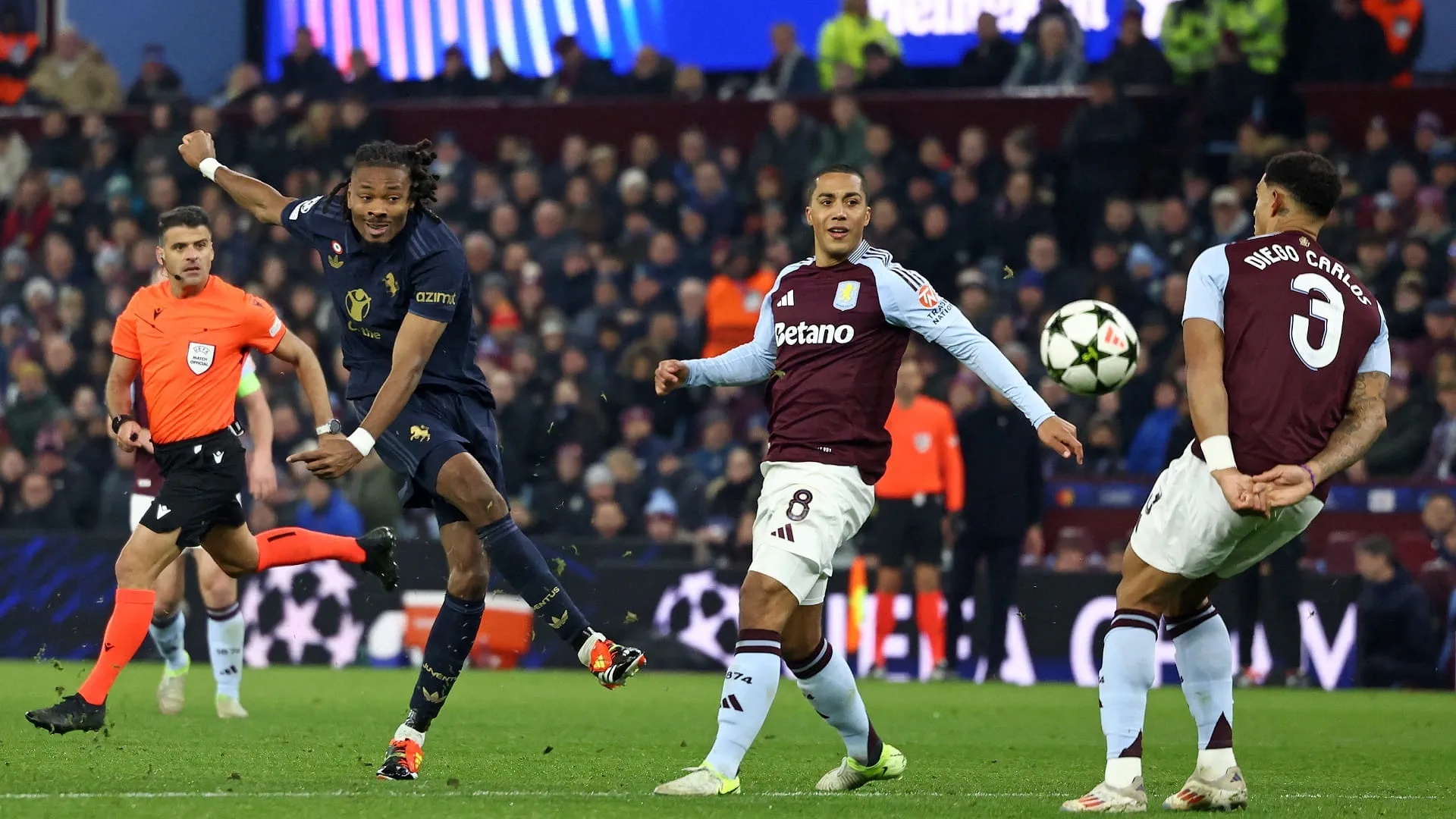 Image for the title: Juventus falls into trap of goalless draw against Aston Villa 