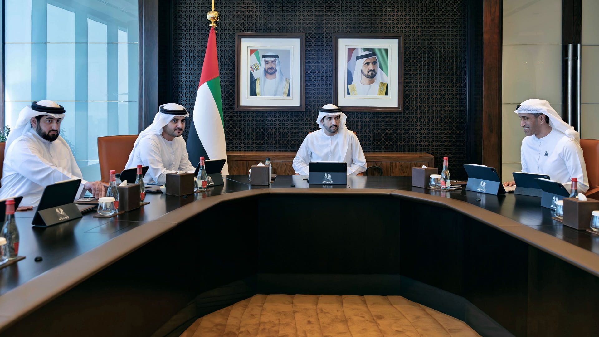 Hamdan bin Mohammed chairs meeting of Executive Council of Dubai