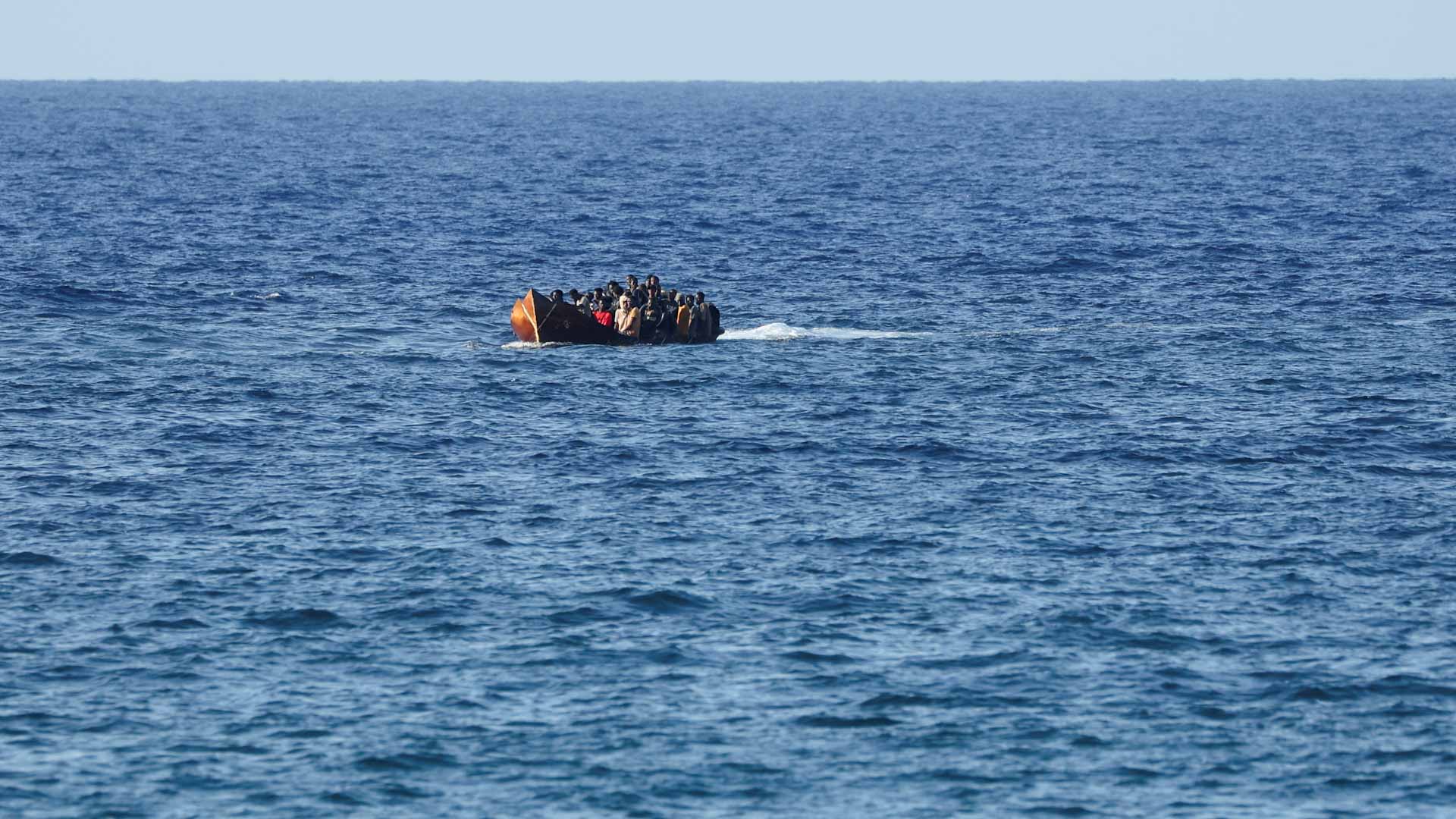 في نيجيريا.. غرق قارب يخلّف 16 قتيلاً وعشرات المفقودين 