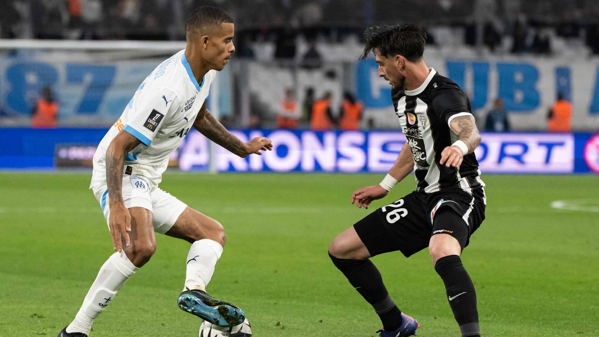 مارسيليا يسقط بفخ التعادل الإيجابي أمام أنجيه في الدوري الفرنسي   