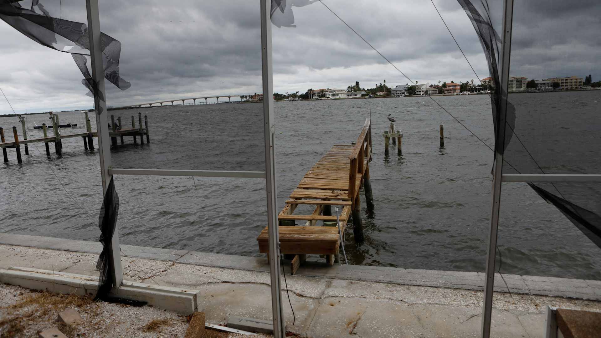 Image for the title: Category 5 Hurricane Milton roars towards storm-battered Florida 