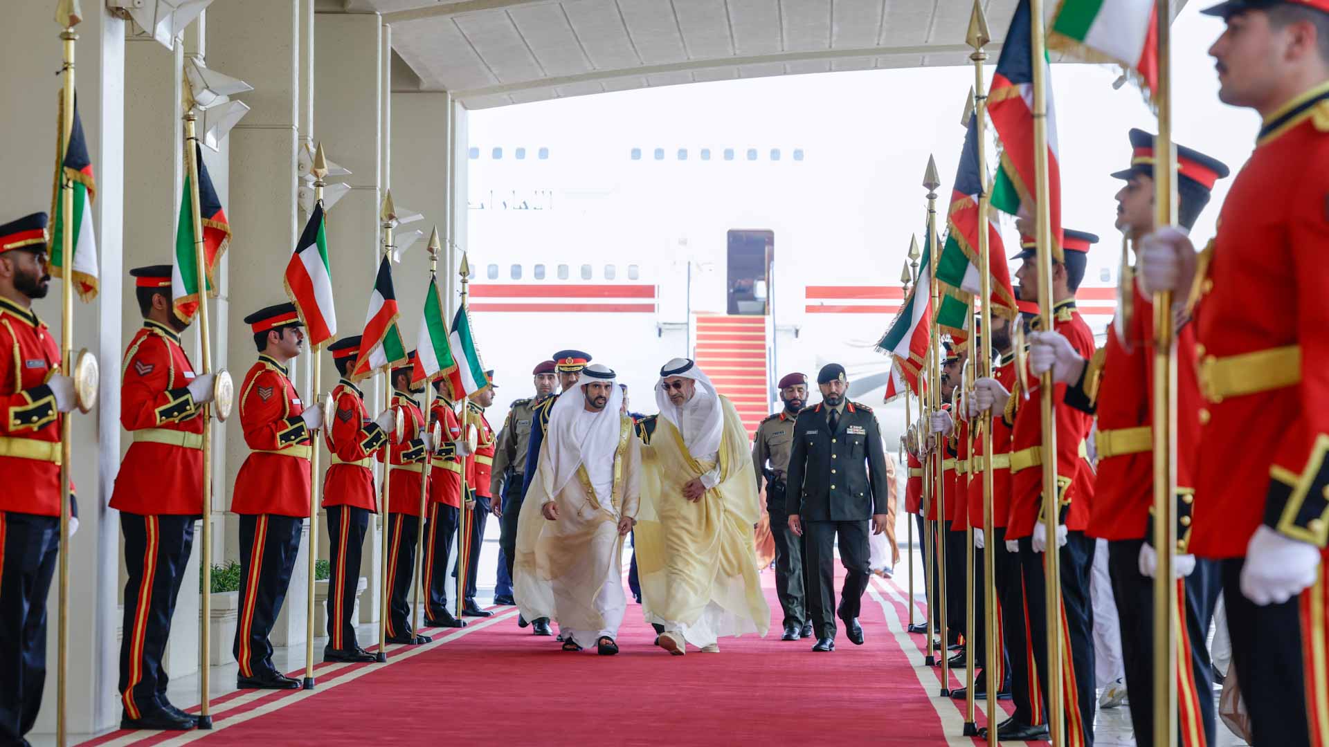 Hamdan bin Mohammed arrives in Kuwait, commencing official visit 