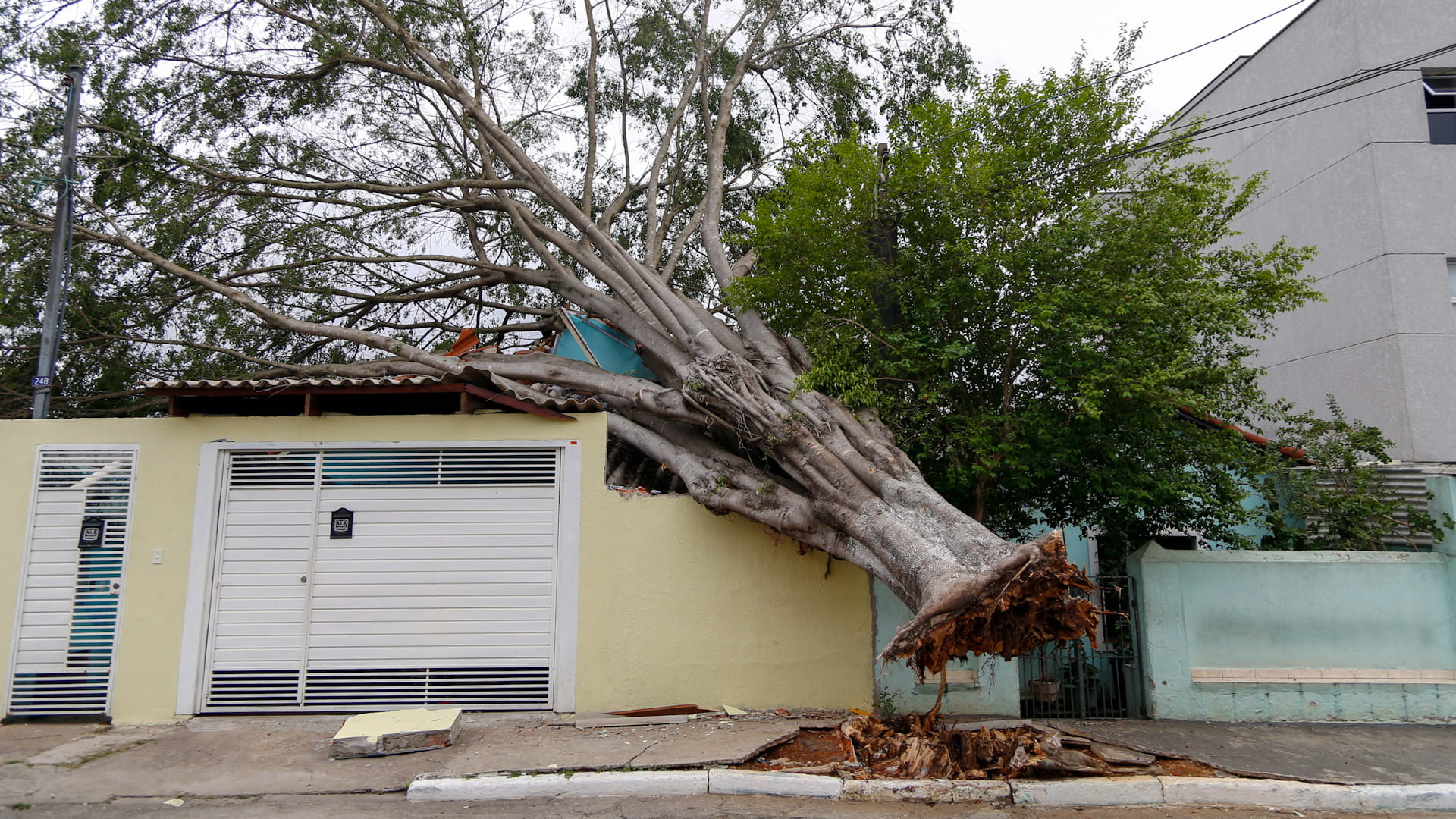 Eight dead as heavy rain thrashes Brazil after long drought 