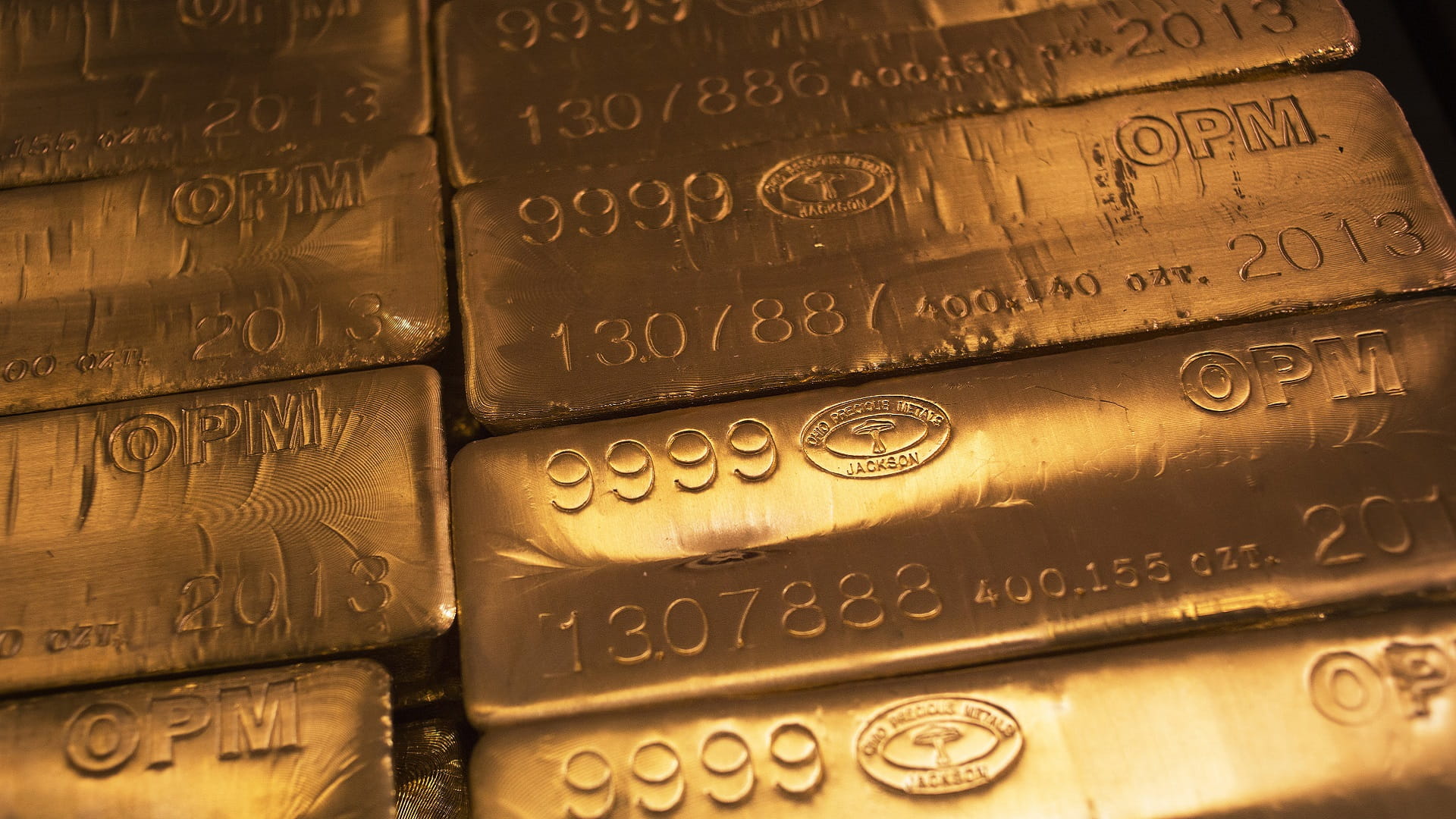 Gold breaks above $2,700 to record high 