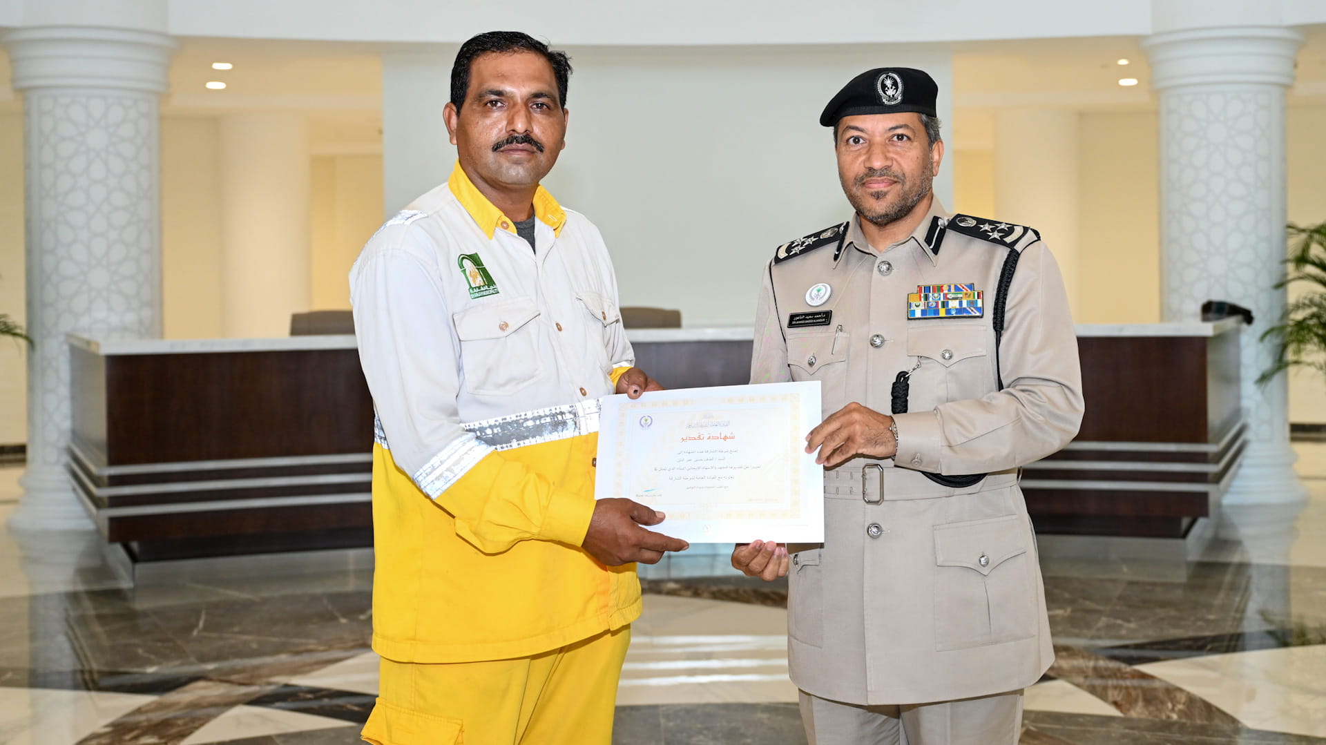 Sharjah Police recognises worker for efforts in traffic safety 