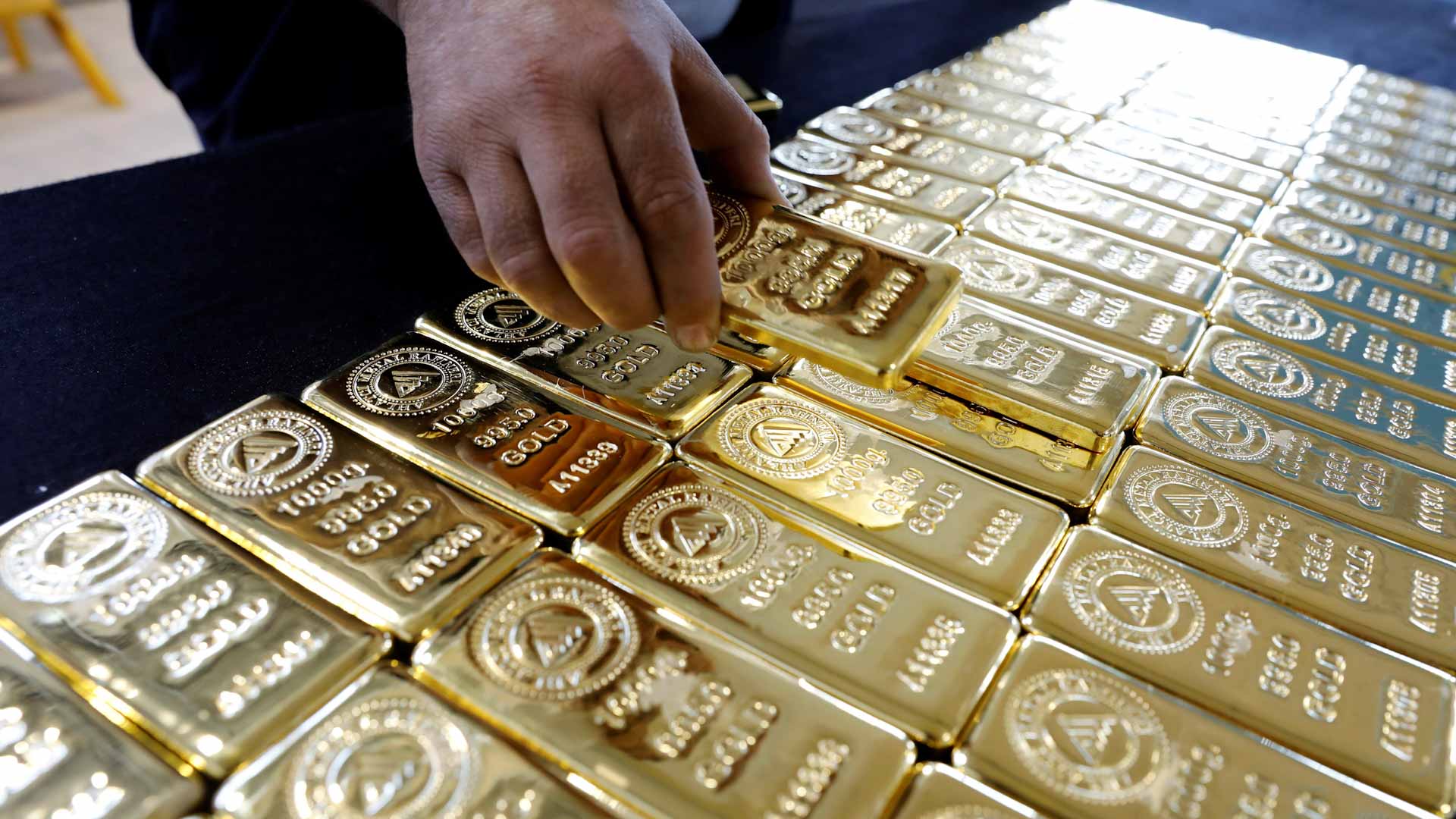 المعدن الأصفر يستعيد بريقه وسط تزايد الإقبال على الملاذ الآمن 