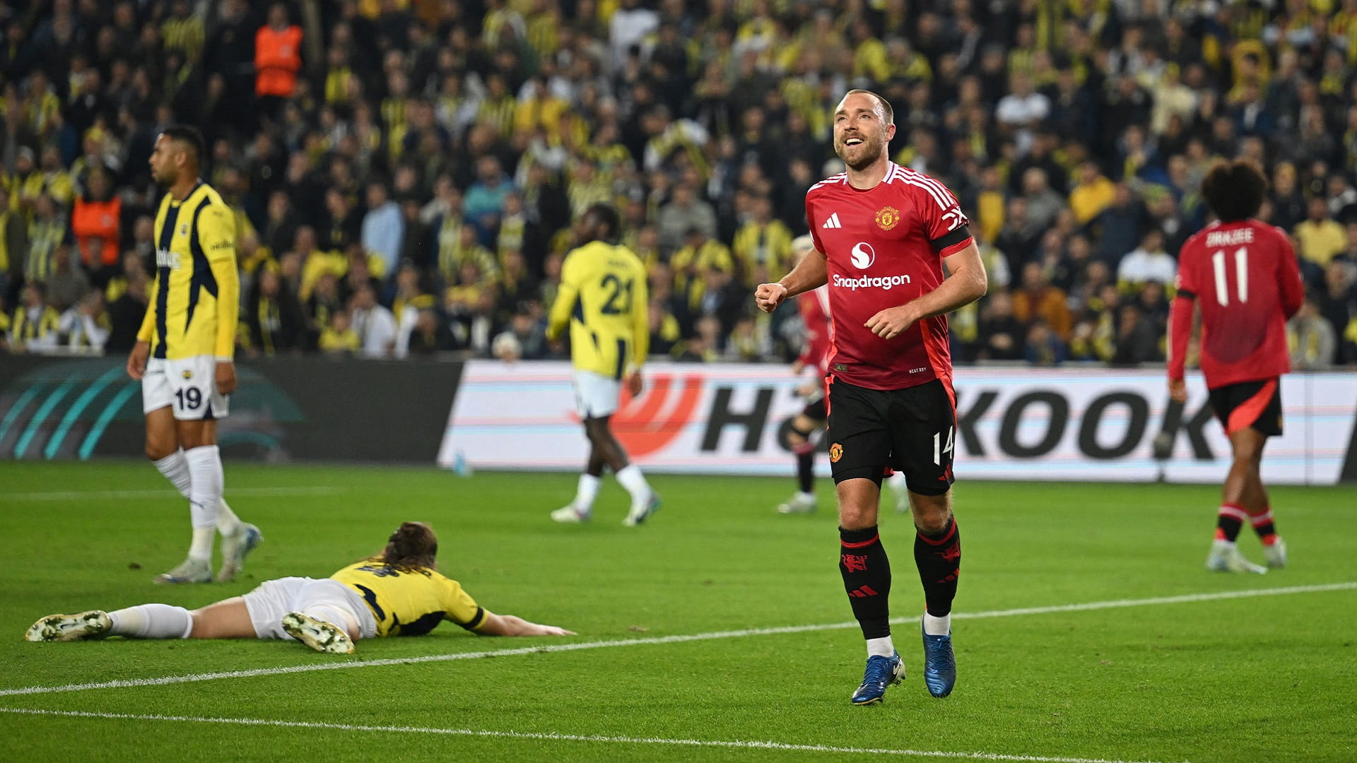 Fenerbahce coach Mourinho up to old tricks in Man Utd draw 