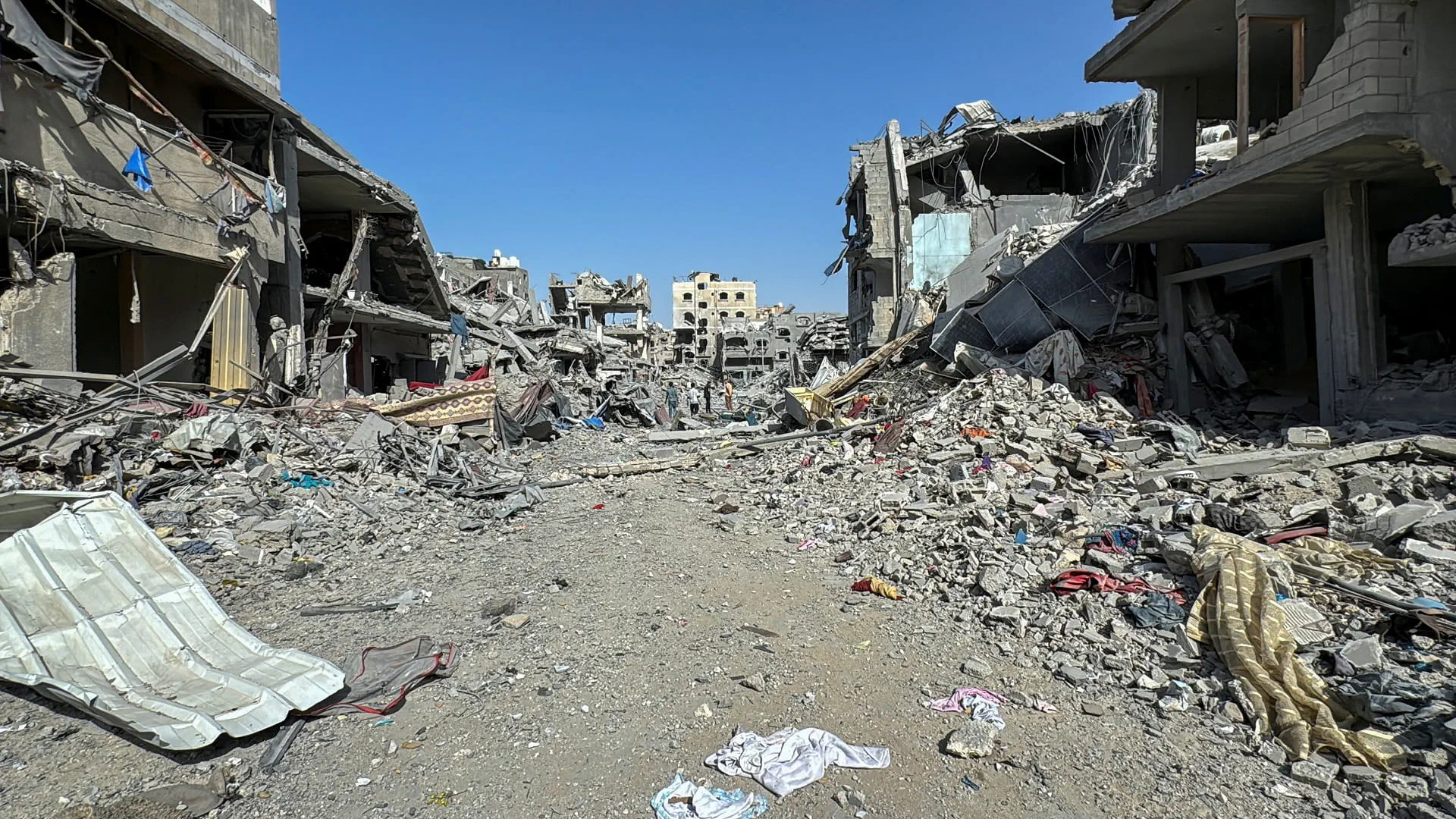 Image for the title: Gaza war death toll rises to 42,924 