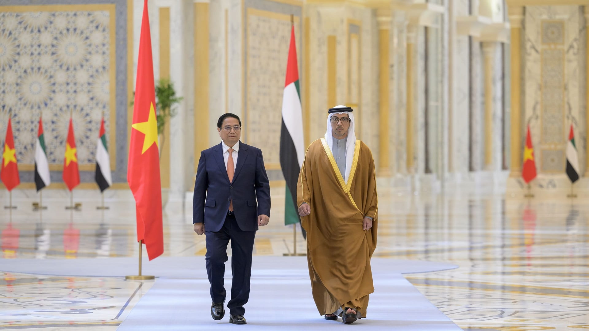 Mansour bin Zayed receives Vietnamese PM at Qasr Al Watan 