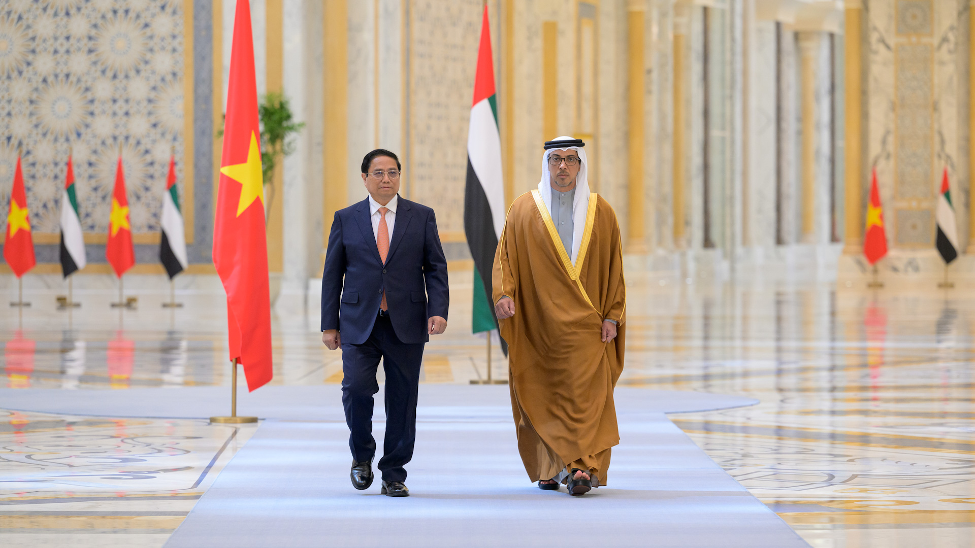 منصور بن زايد يستقبل رئيس وزراء فيتنام