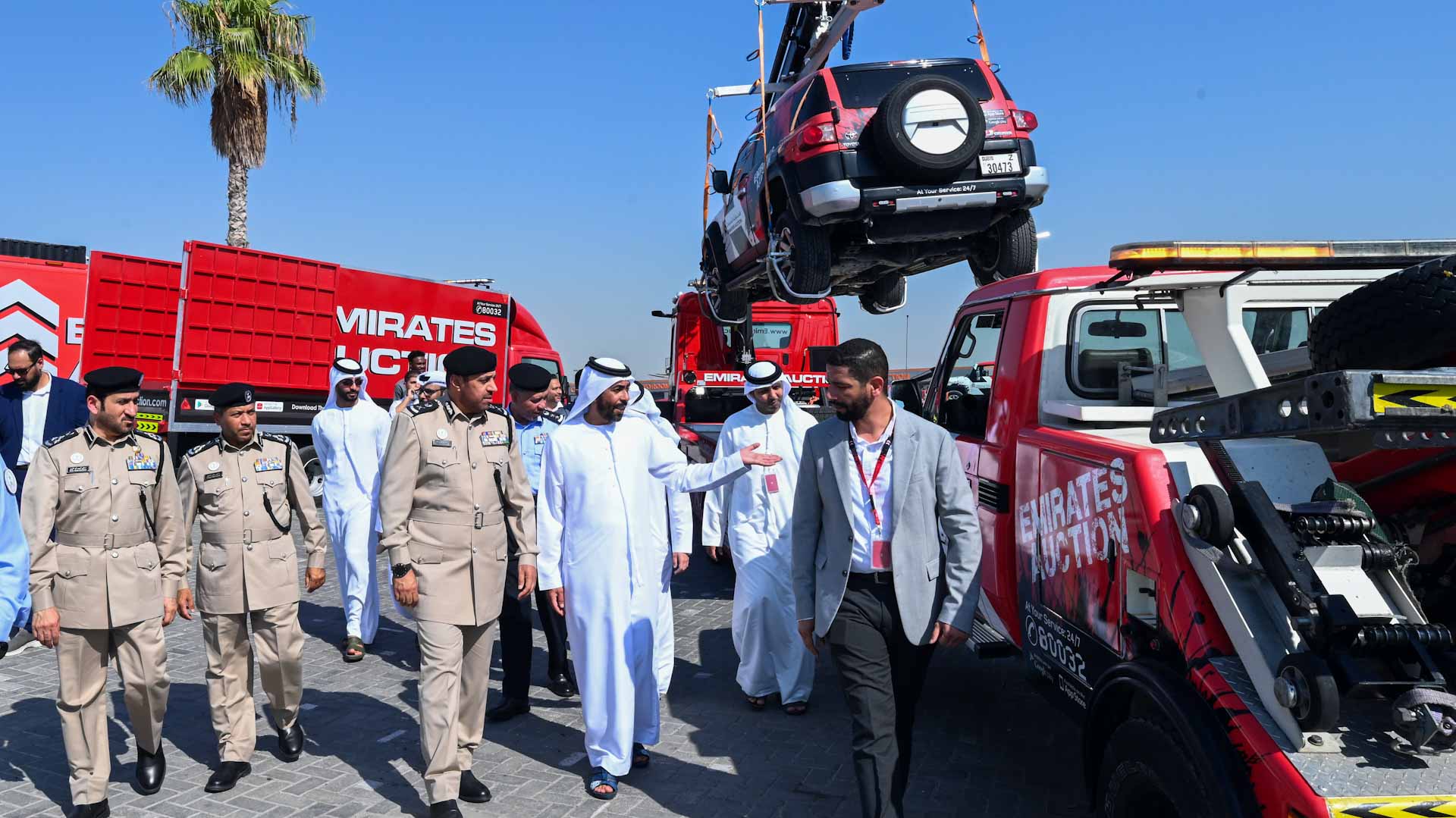 Bin Amer reviews Emirates Parking services to enhance road safety 