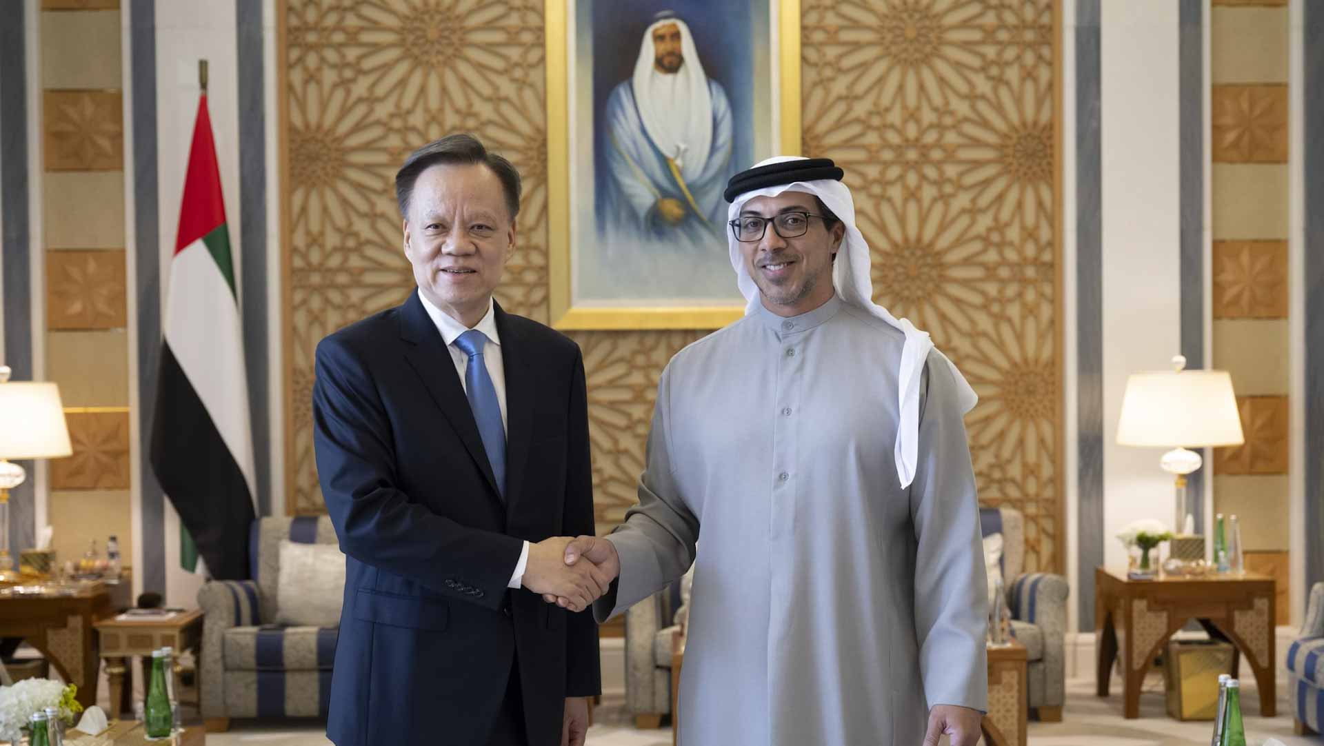 Image for the title: Mansour bin Zayed receives Chen Miner 