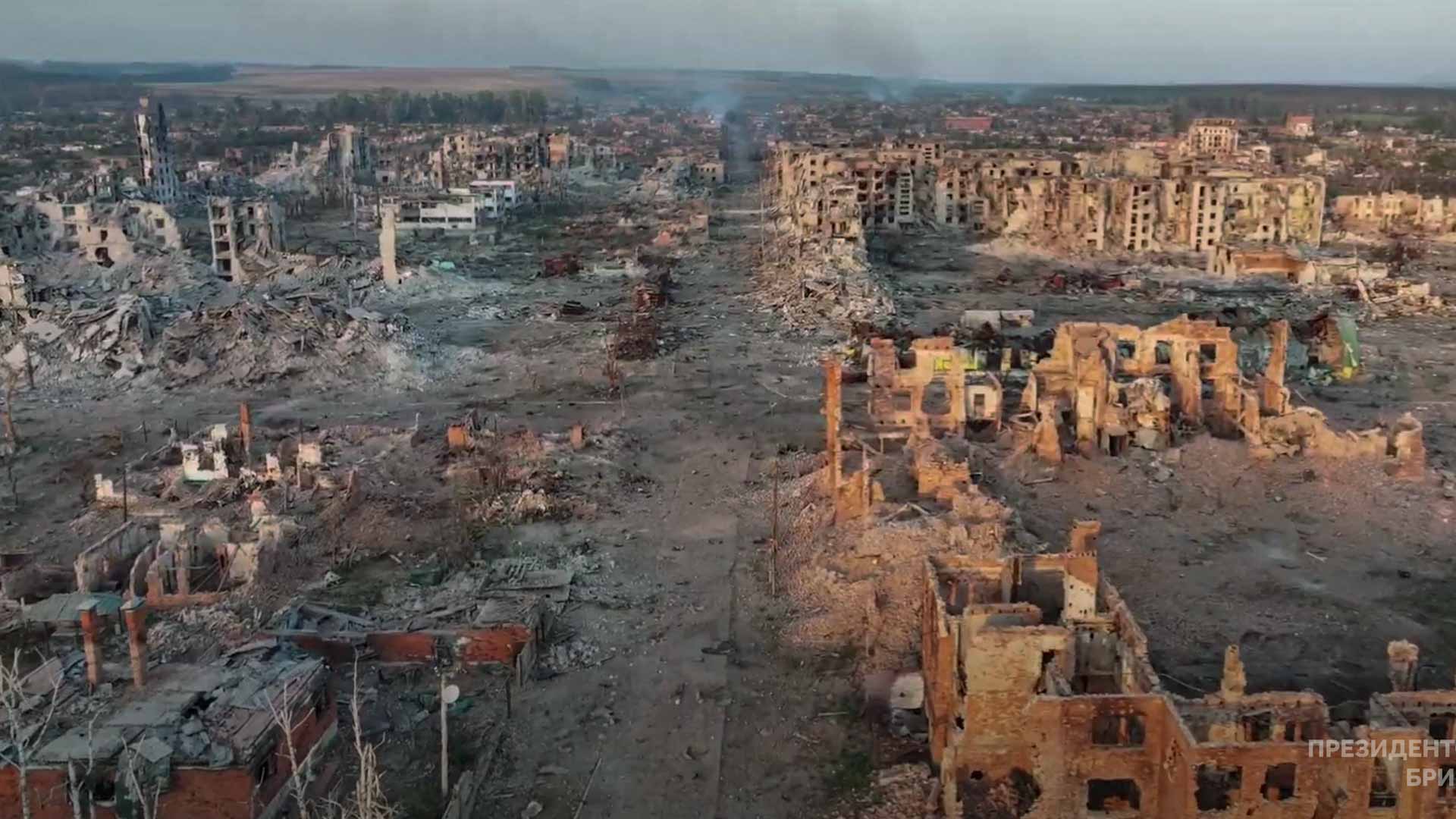 Image for the title: 2 killed in Russian air strike on Ukraine's Sumy 