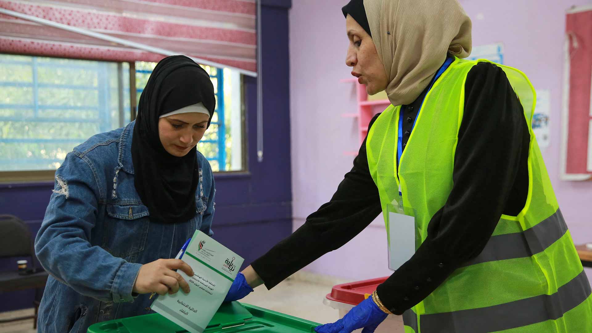 في الأردن.. بدء التصويت في الانتخابات البرلمانية وسط آمال التغيير 