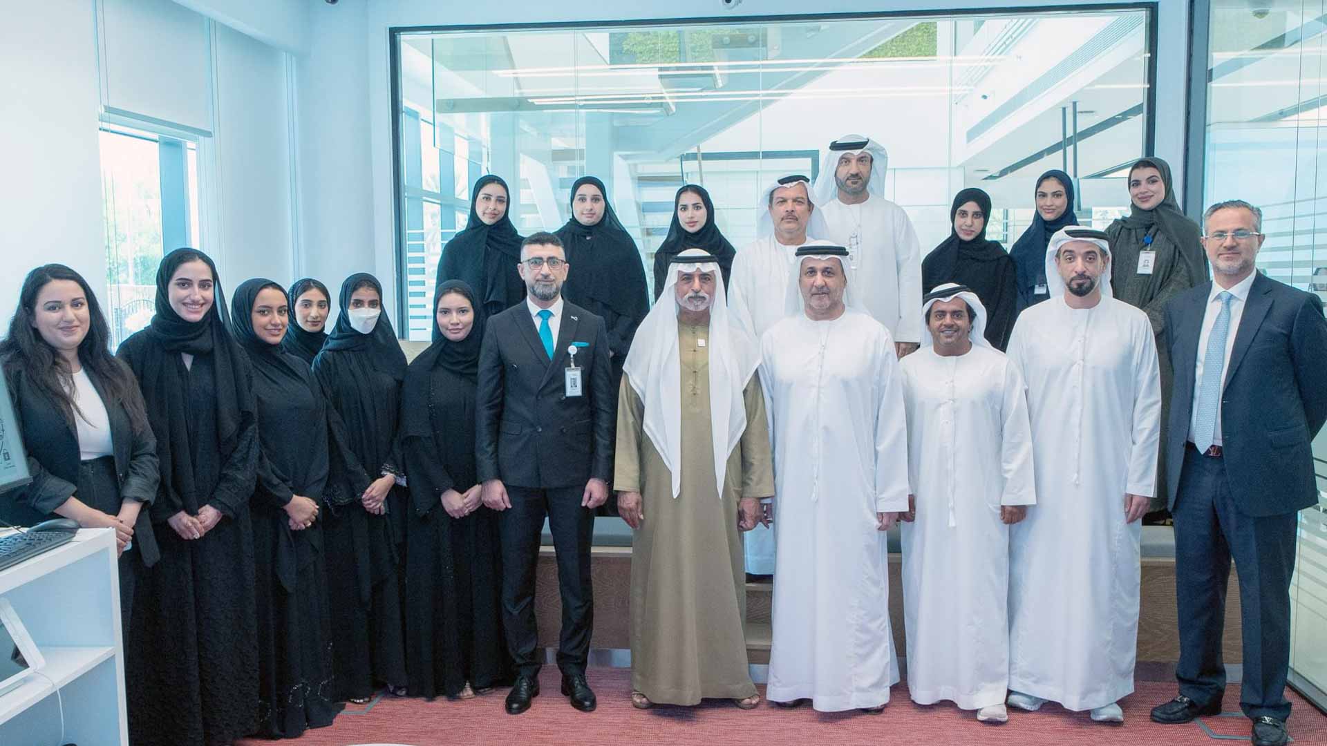 نهيان بن مبارك يطلع على إنجازات "بنك المارية" وخططه المستقبلية 