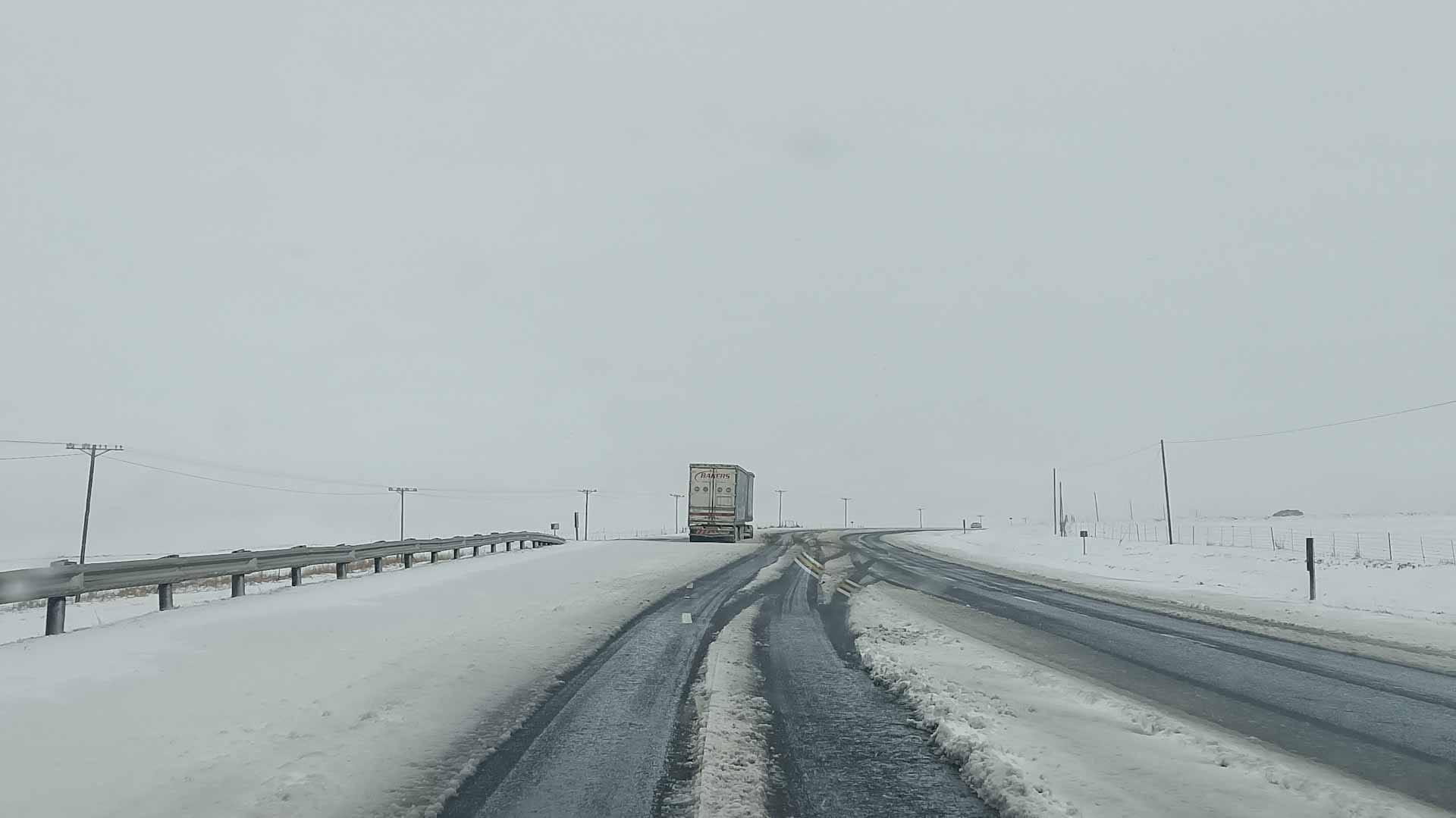 One person dies in SAfrican snow traffic back-up