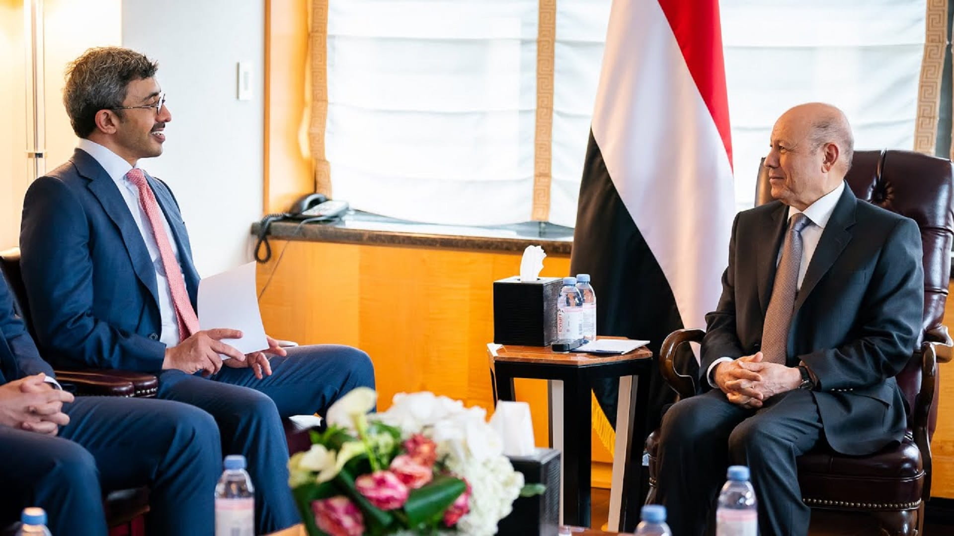 Abdullah bin Zayed meets Chairman of Yemen’s PLC in New York 