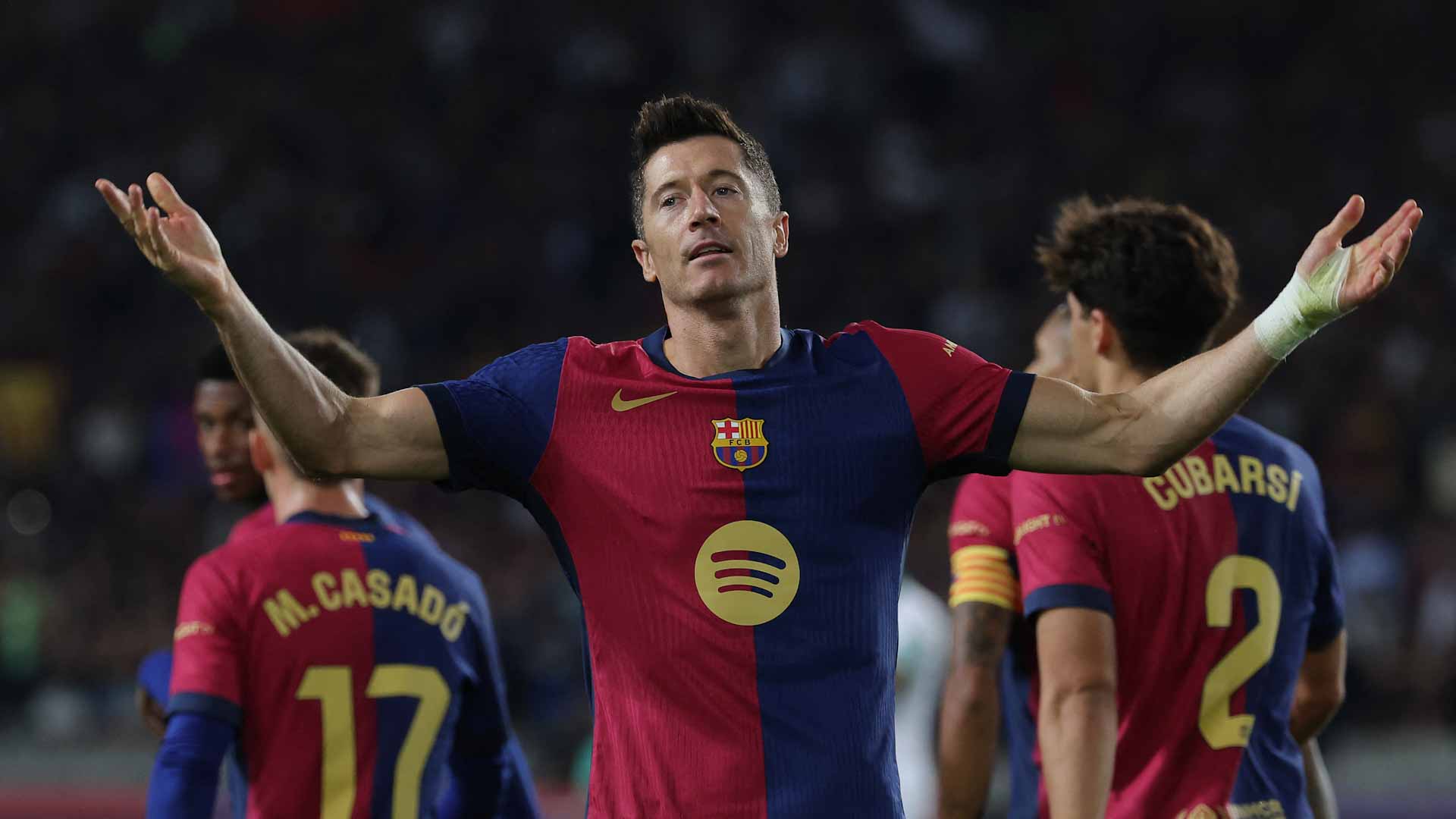 ليفاندوفسكي يقود برشلونة للفوز على خيتافي في الدوري الإسباني 