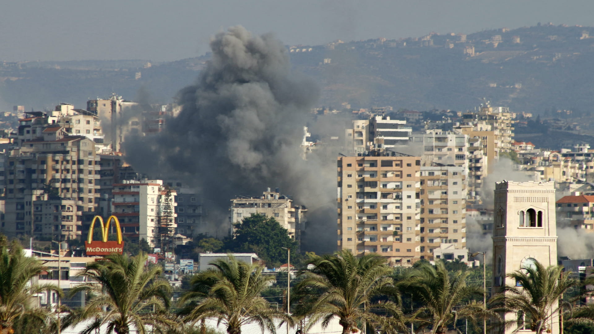 Israeli raid targets Hezbollah leader in Beirut Suburb 