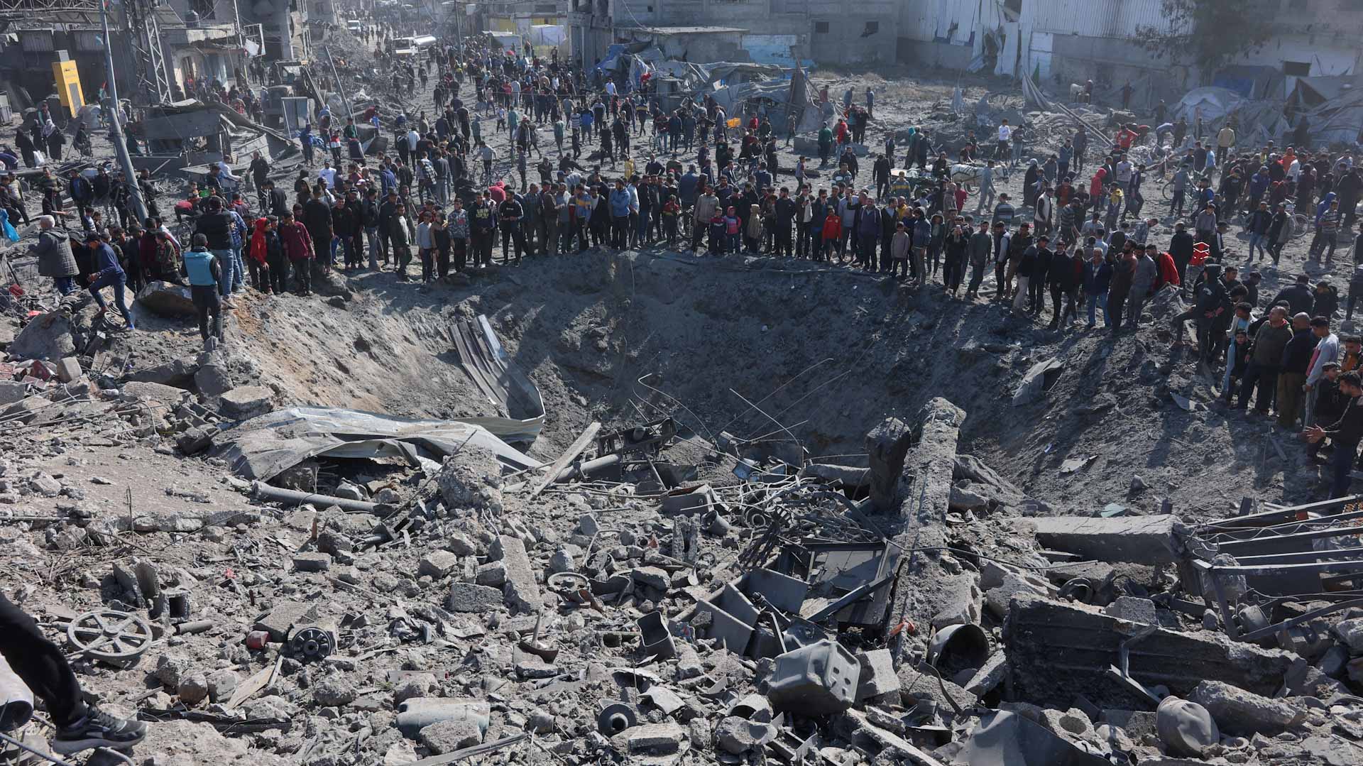 صورة بعنوان: ماكرون يطالب عباس باستبعاد "حماس" وإصلاح السلطة الفلسطينية 