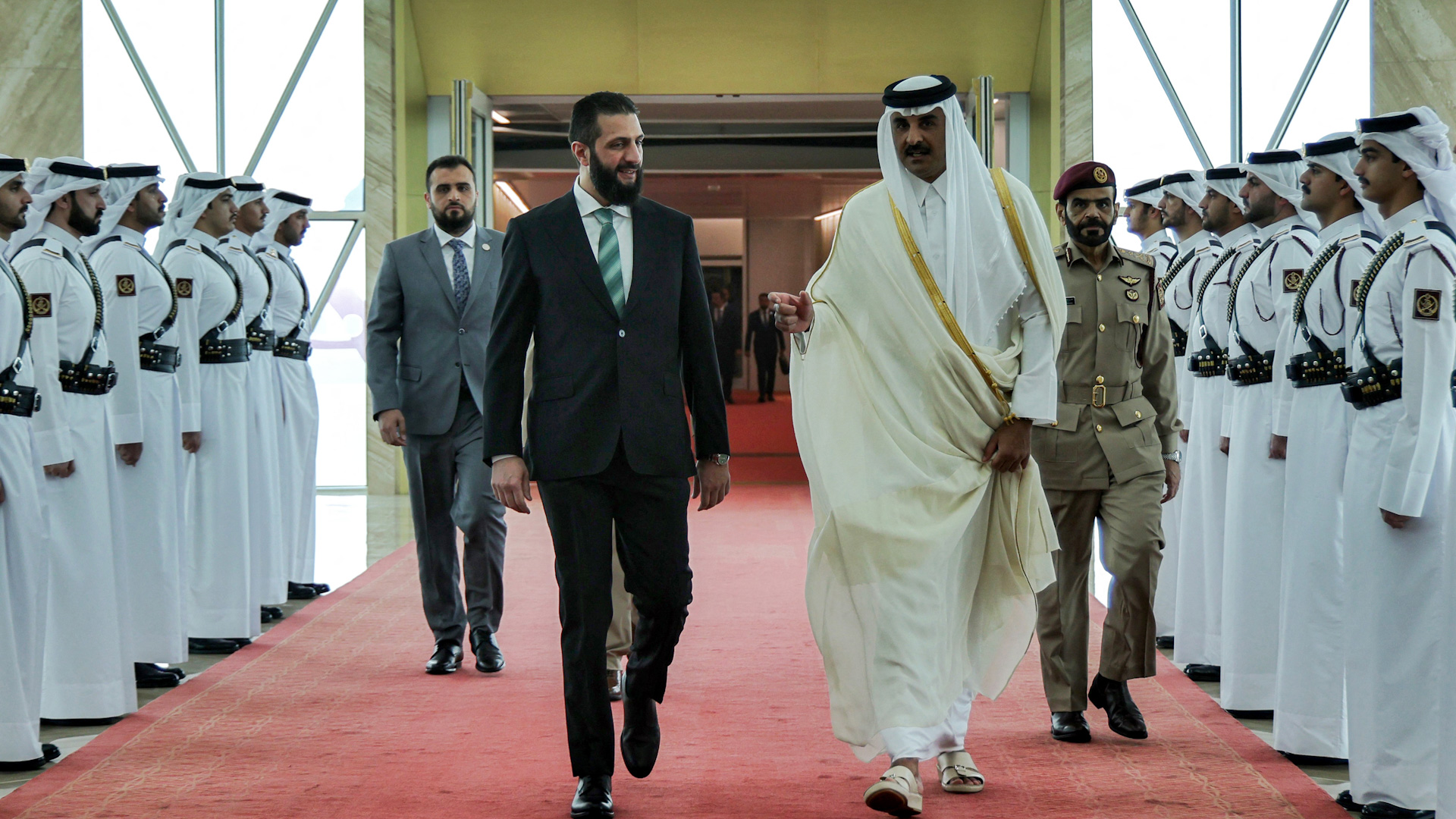 أمير قطر ورئيس سوريا يبحثان سبل تعزيز الأمن والاستقرار في المنطقة