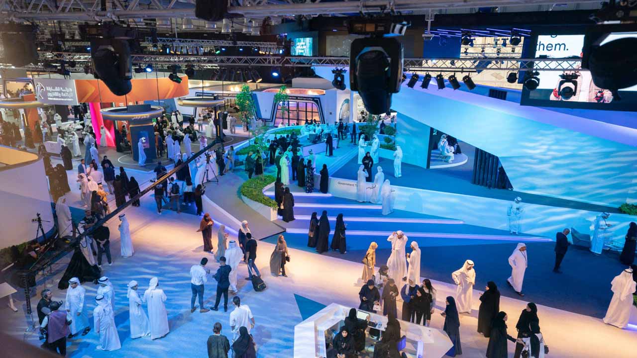 "منتدى الاتصال 2025" يتجاوب مع تحديات العصر بـ 22 أطروحة لصياغة جودة حياة 