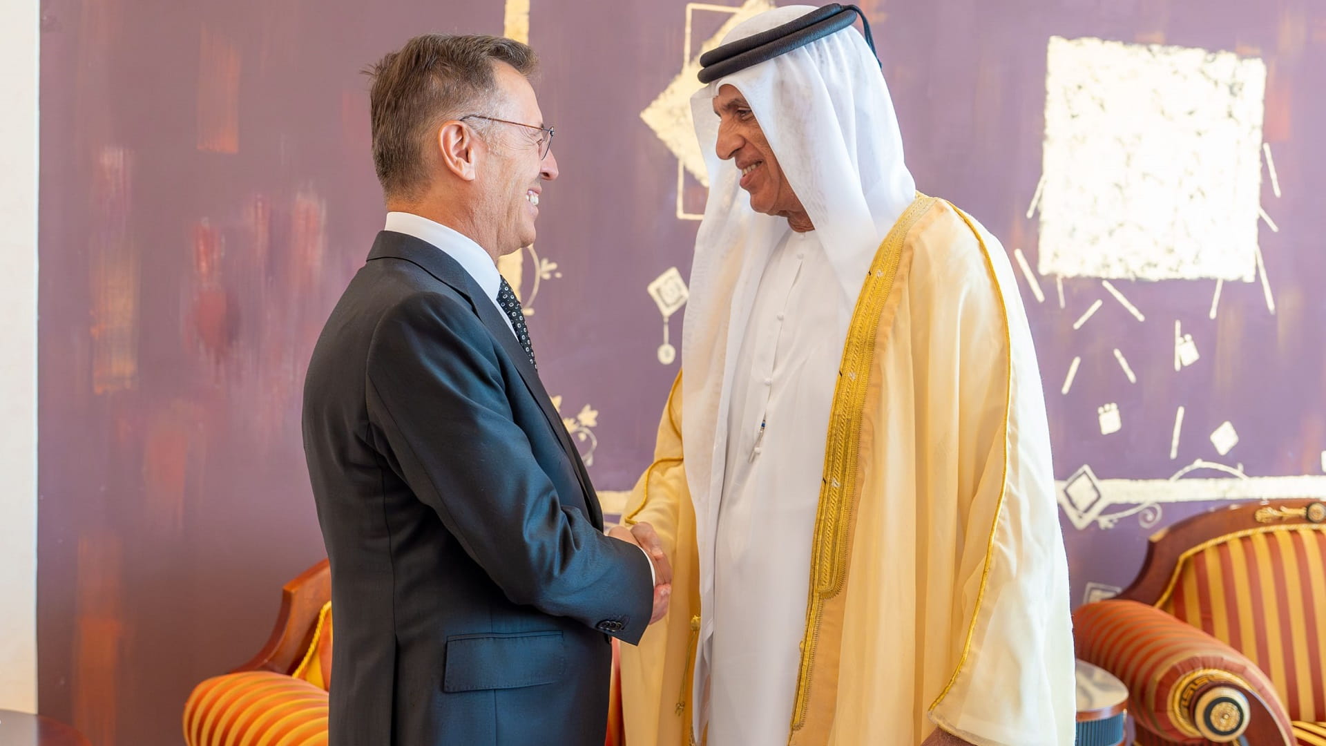 Saud bin Saqr receives Ambassador of Türkiye