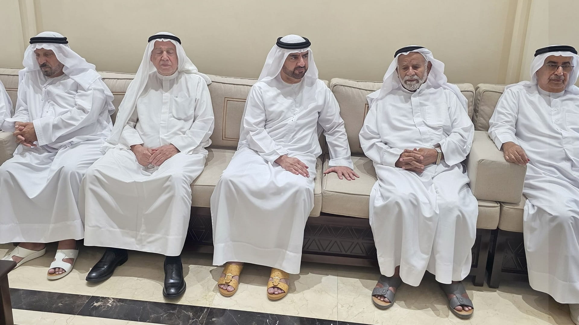 عبد الله بن سالم يعزي في وفاة سلطان خليفة عبيد بوشبص