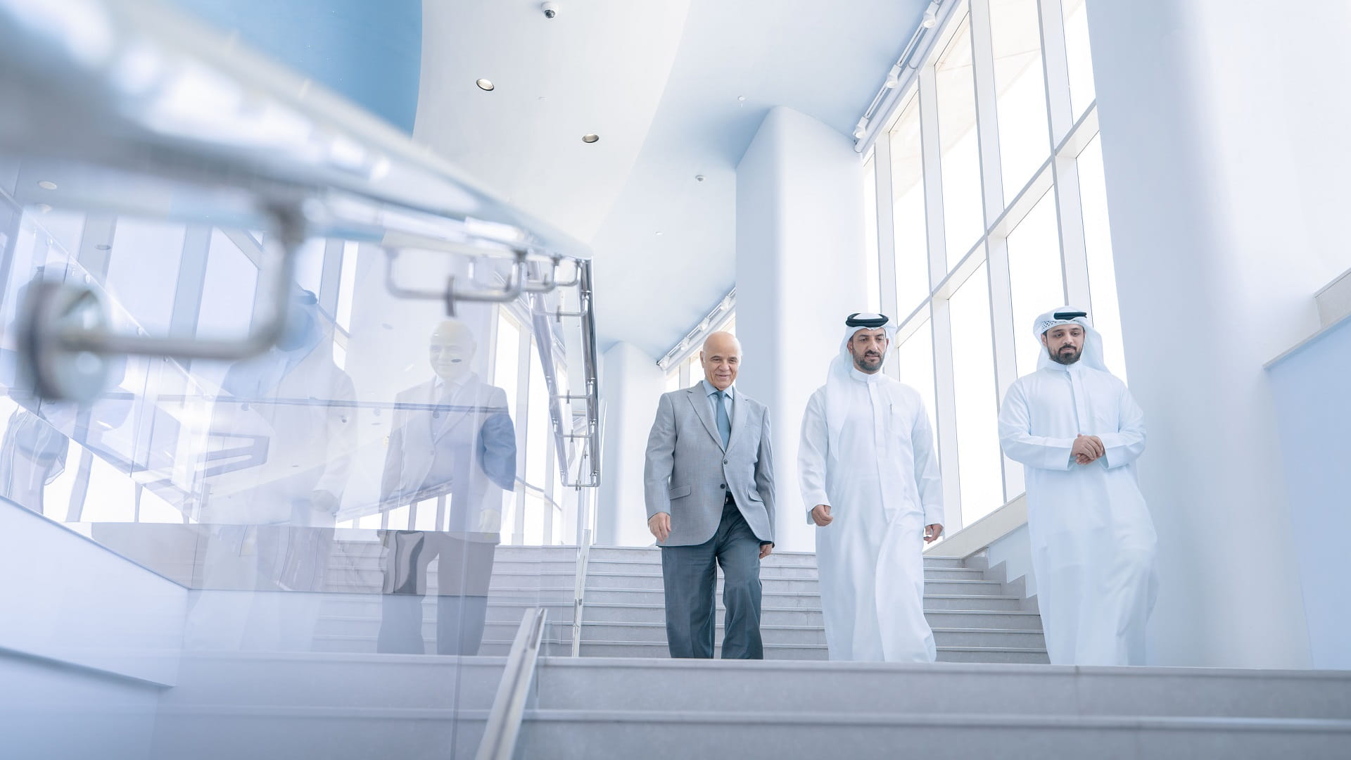 سلطان بن أحمد يطلع على مستجدات مشروعات "الشارقة لعلوم الفضاء"