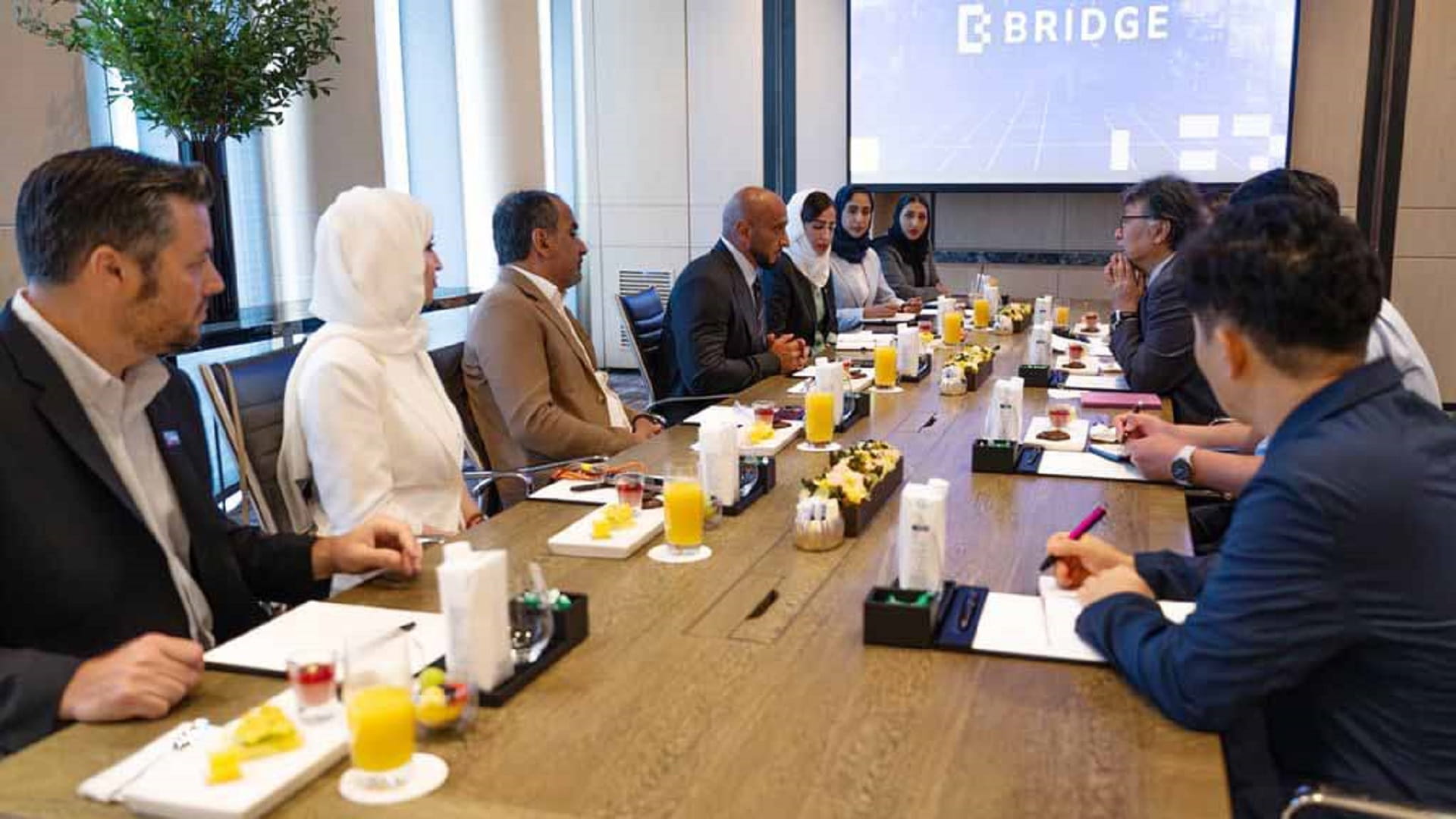 وفد "بريدج" يصل إلى سيؤول ويبحث فرص التعاون الإعلامي والتكنولوجي
