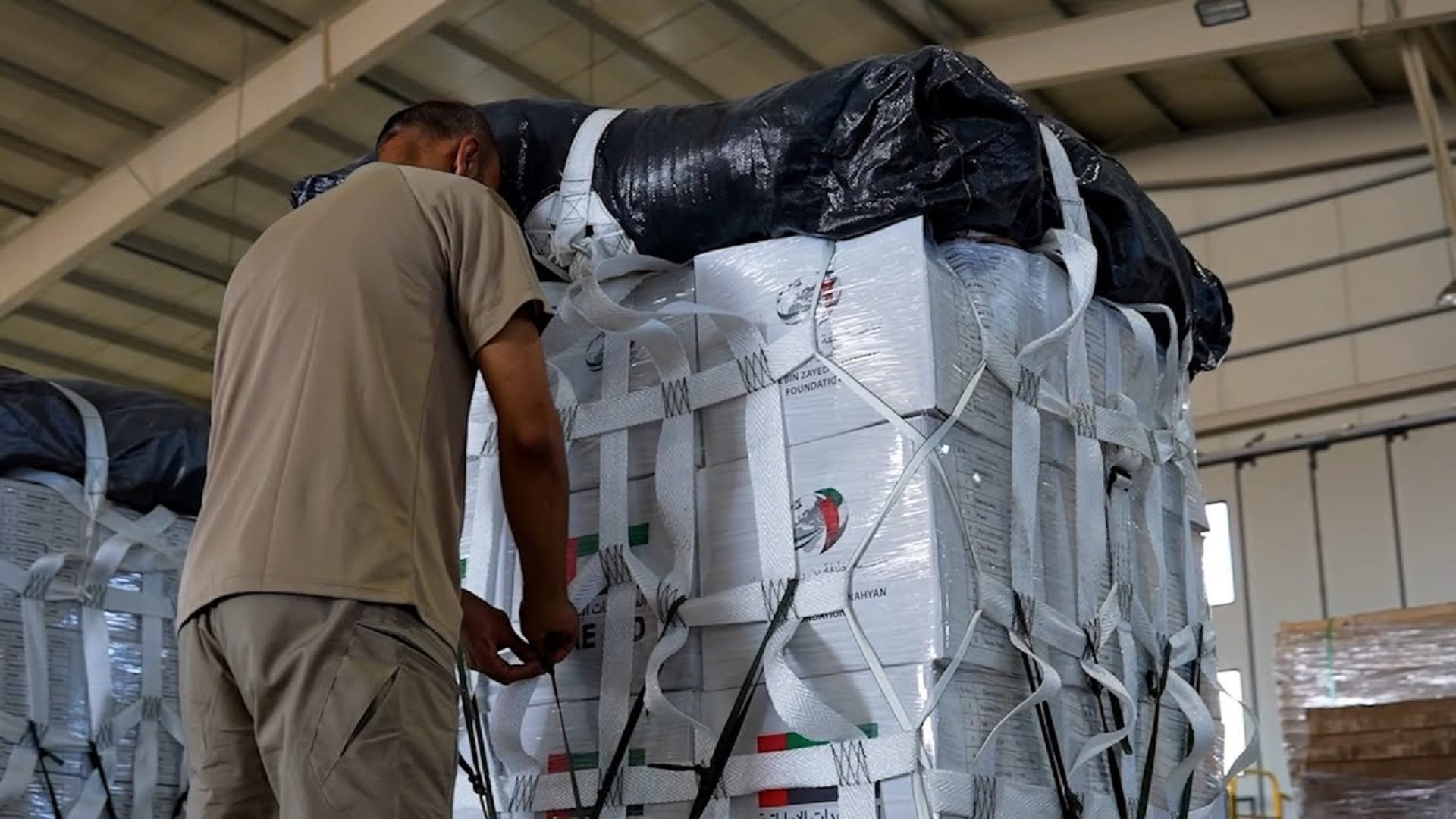 UAE's 68th Gaza airdrop pushes total aid past 3,900 tonnes