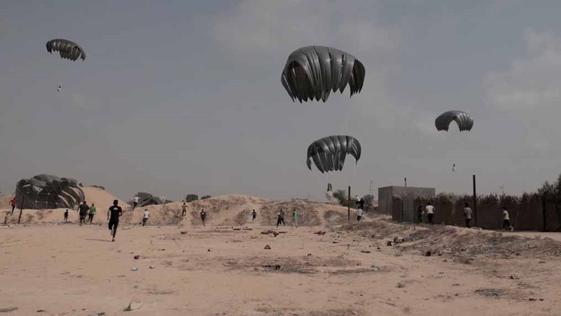 UAE delivers 69th aid airdrop and 500 tonnes of food to Gaza