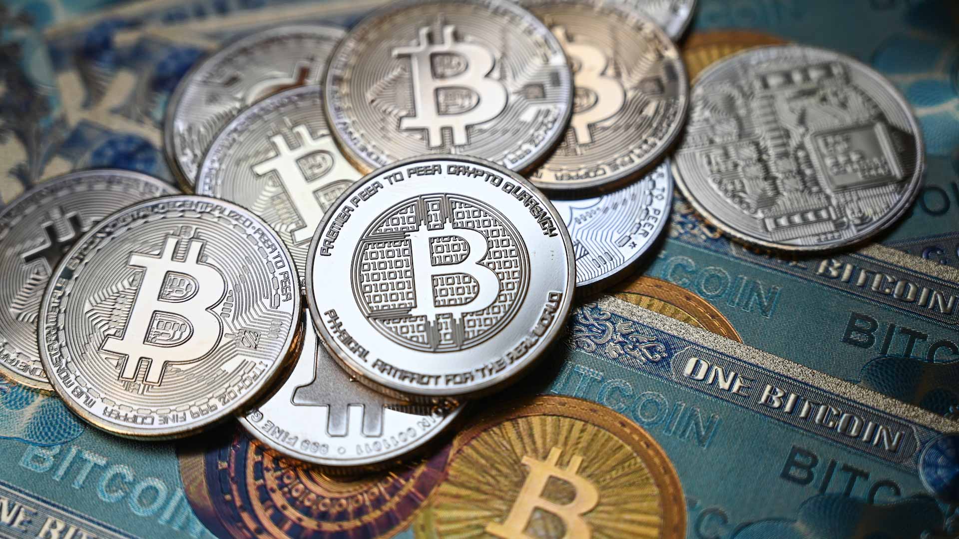 Bitcoin hits record high above $124,000