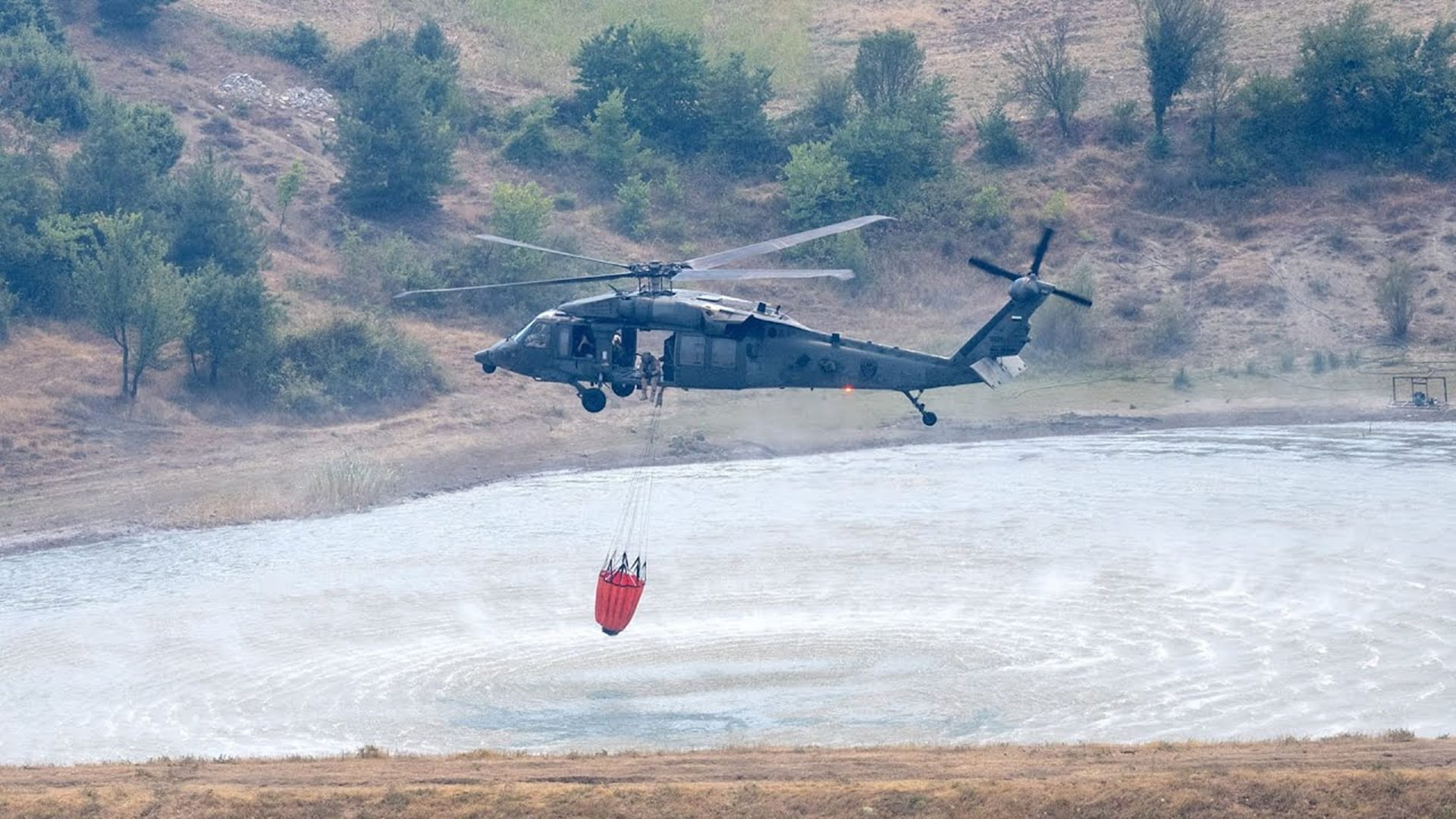 UAE intensifies operations to extinguish Albania forest fires