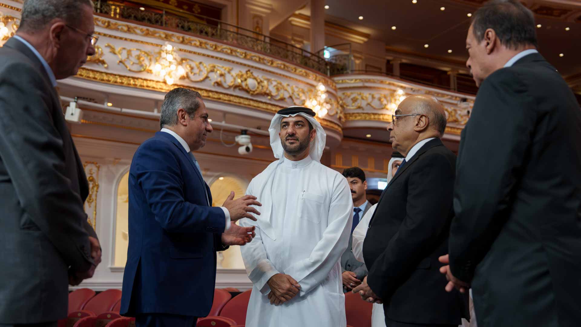 سلطان بن أحمد يزور دار الأوبرا في مدينة الفنون والثقافة بالقاهرة 