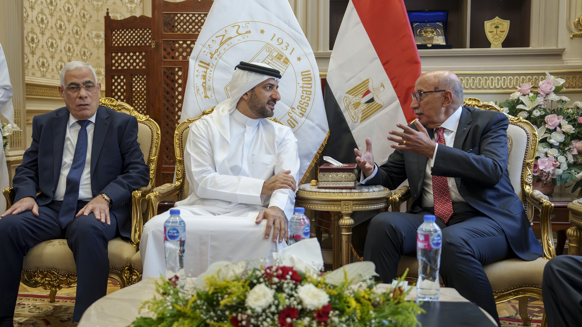 سلطان بن أحمد يطلع على جهود محكمة النقض المصرية في تحقيق العدالة