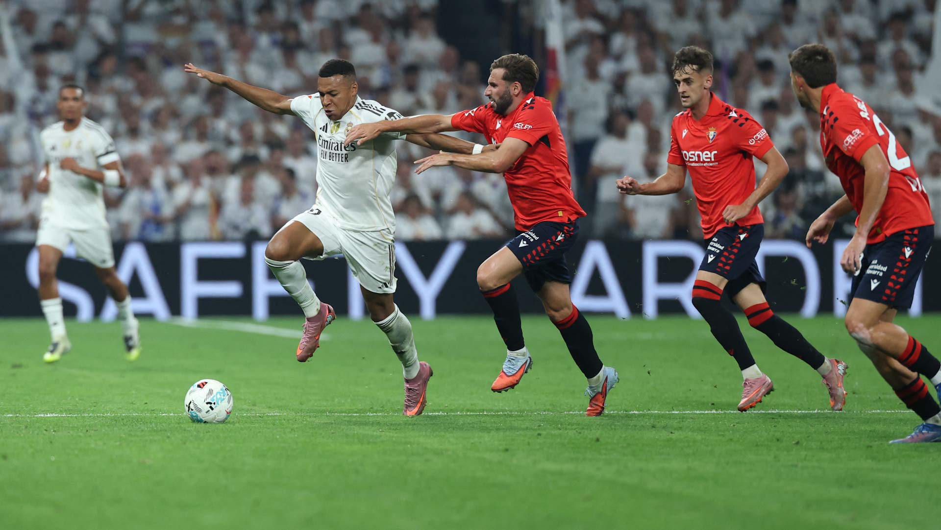 مبابي يقود ريال مدريد للفوز على أوساسونا في الدوري الإسباني  