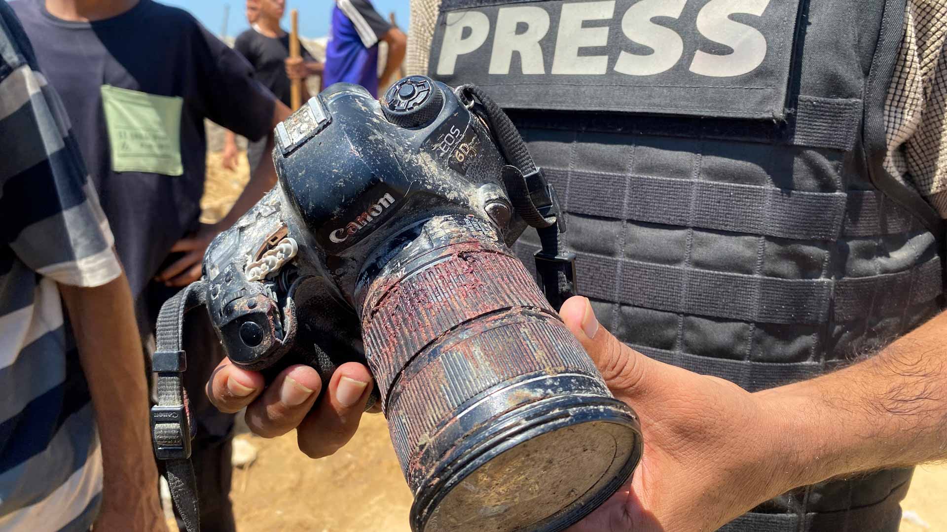 استشهاد 20 شخصاً بينهم 5 صحافيين في قصف إسرائيلي على مستشفى بغزة 