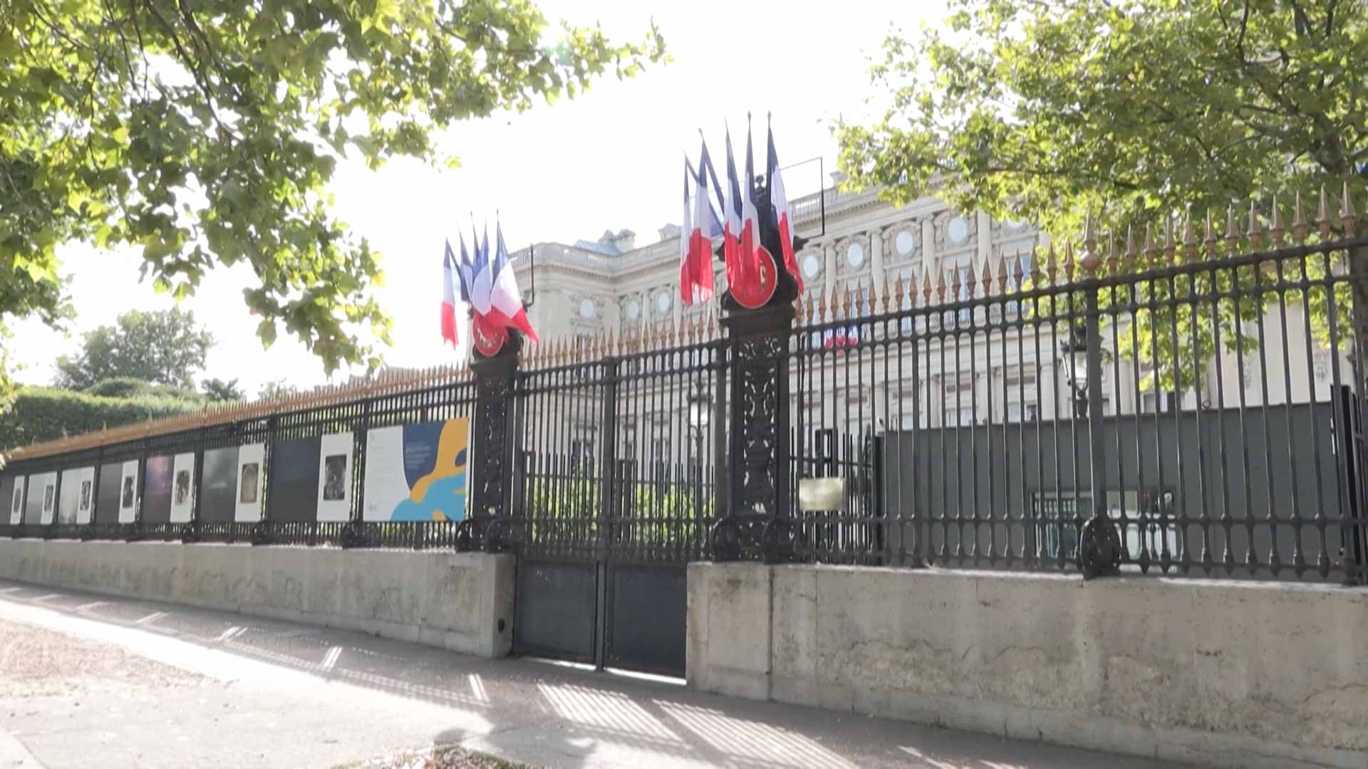 فرنسا تستدعي السفير الأميركي.. والتوتر مع واشنطن يتصاعد 