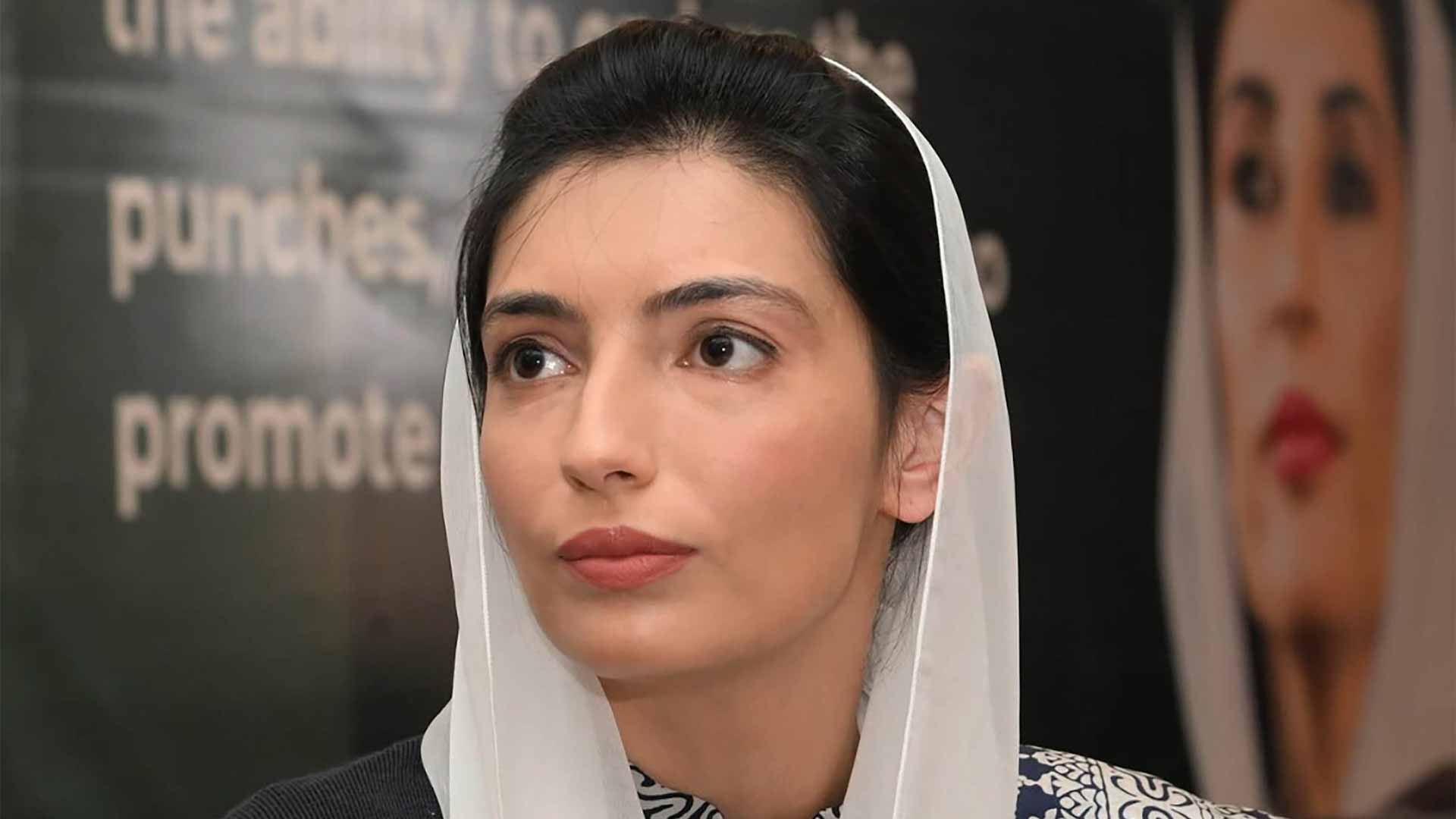 السيدة الأولى لباكستان تشيد بالمرأة الإماراتية ودورها القيادي 