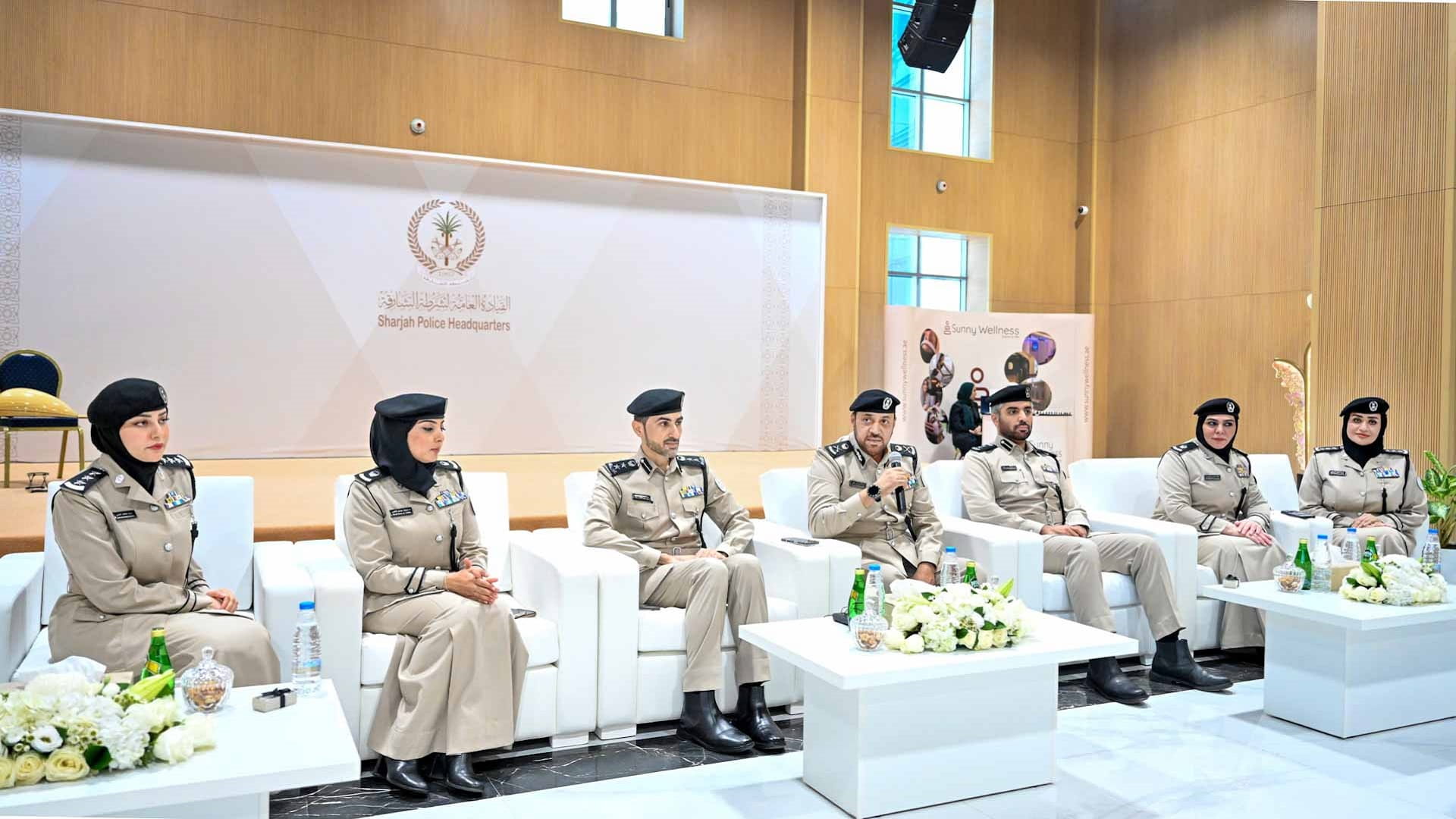 شرطة الشارقة تحتفي بيوم المرأة الإماراتية تقديراً لدورها الحيوي