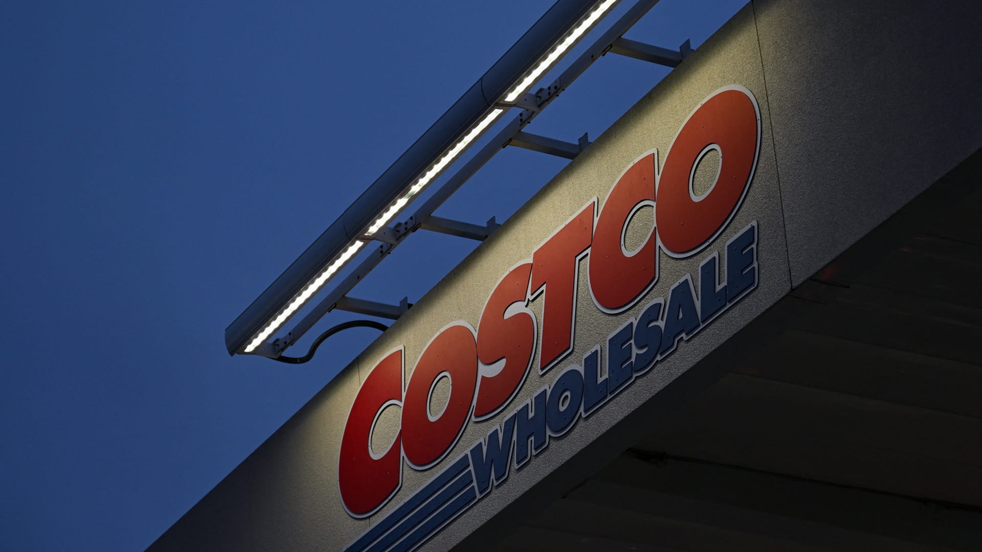 US retail giant Costco challenges Trump tariffs in court 