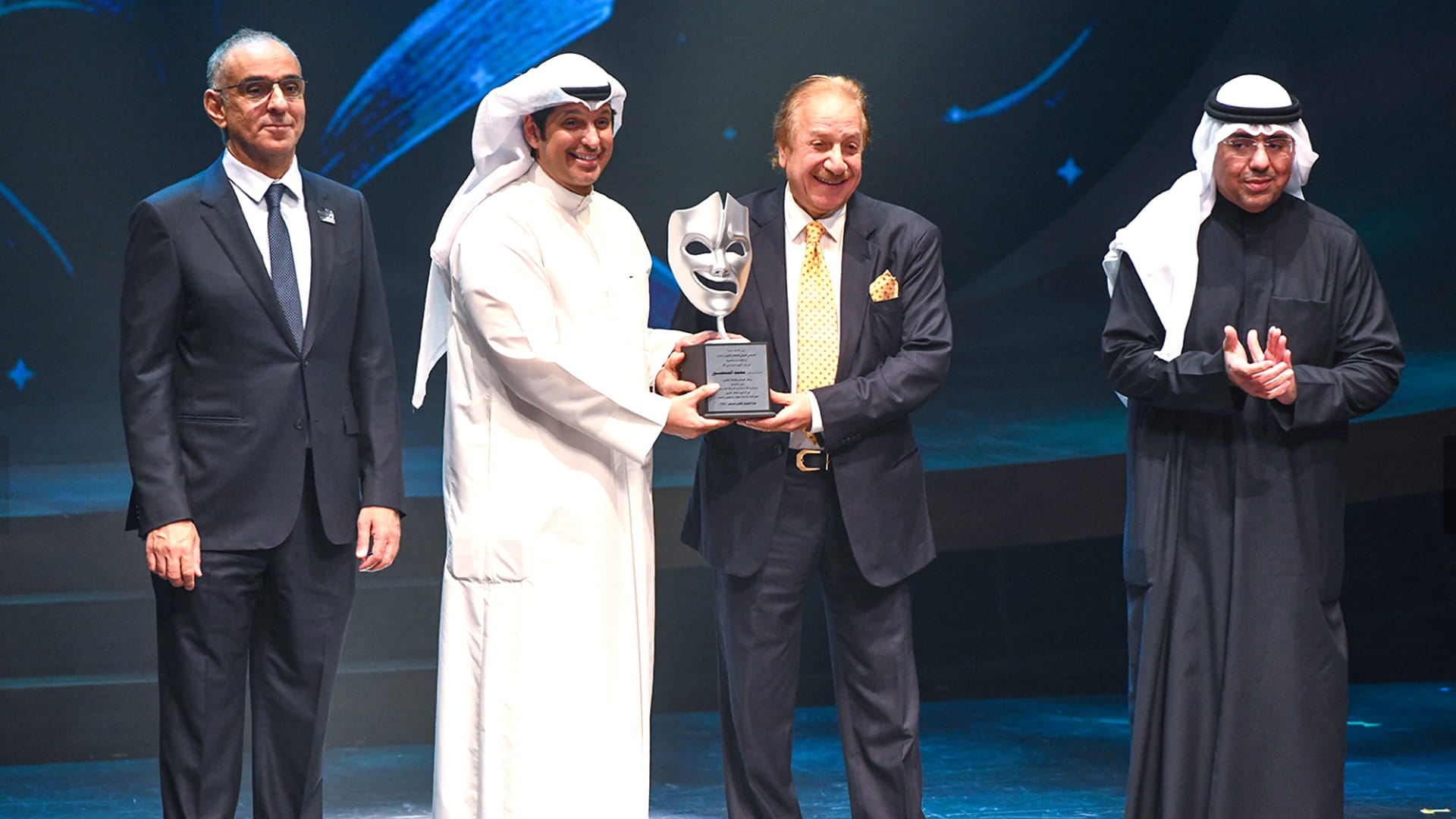 مهرجان الكويت المسرحي يحتفل بيوبيله الفضي 