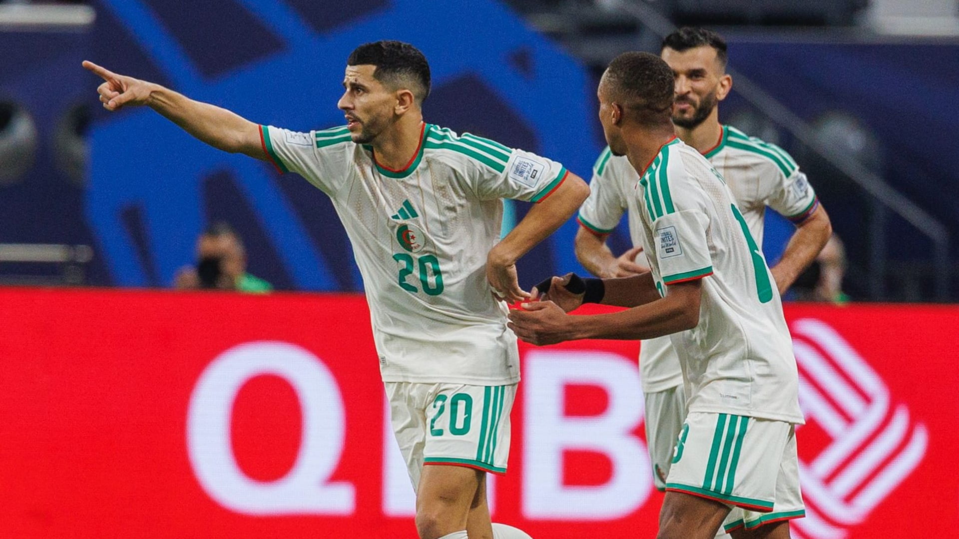 منتخب الجزائر يفوز على نظيره البحريني بخماسية في كأس العرب 