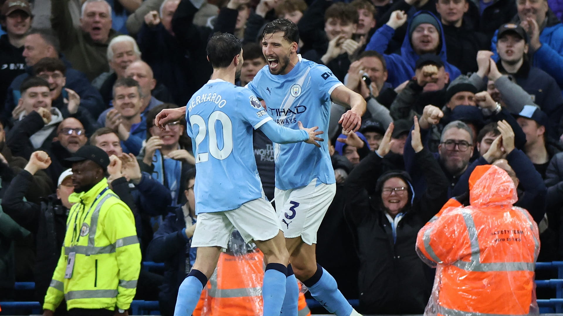 مانشستر سيتي يفوز على سندرلاند بثلاثية في الدوري الإنجليزي 