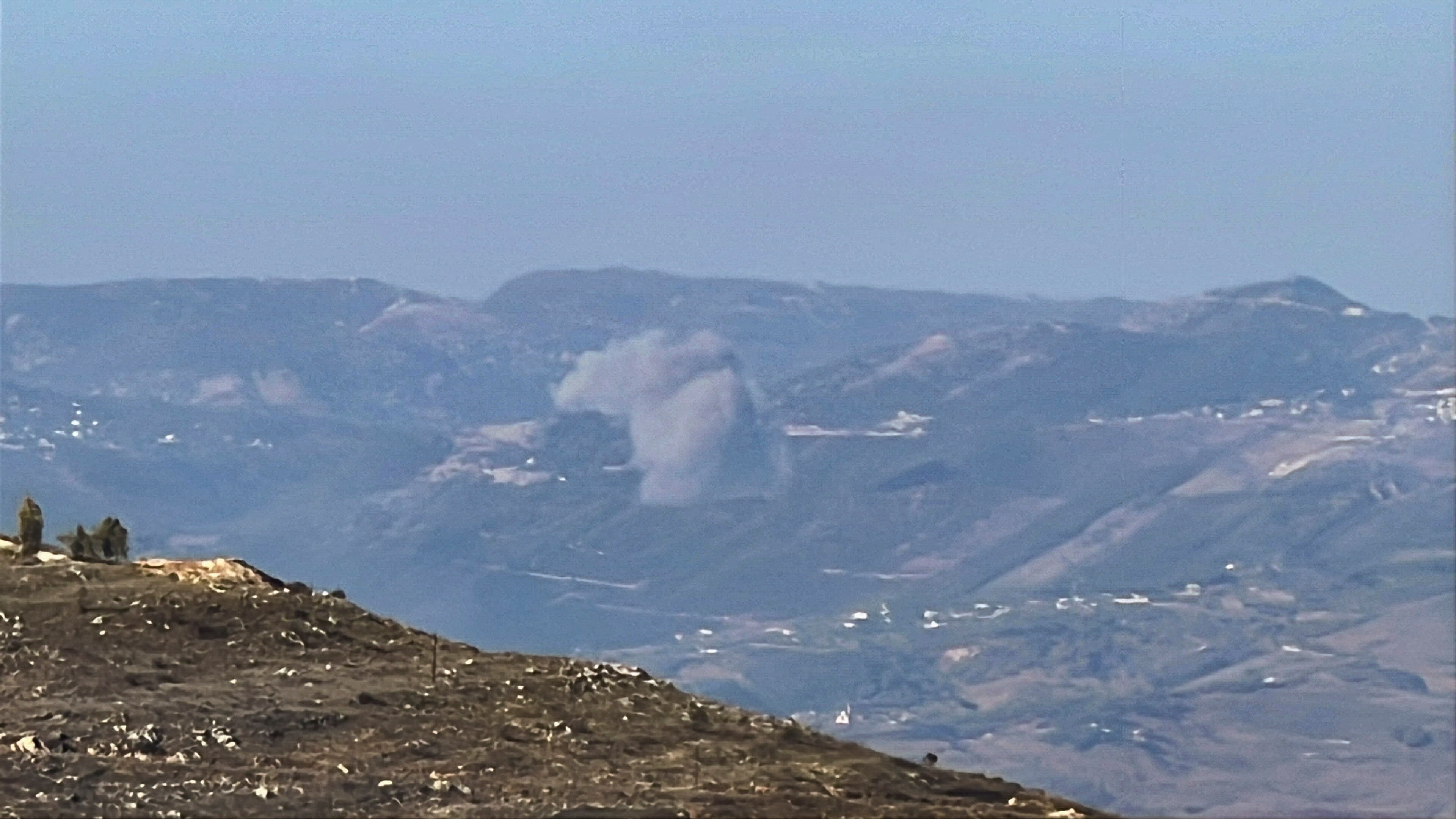 وفاة 3 أشخاص وإصابة آخر بغارات إسرائيلية على جنوب لبنان 
