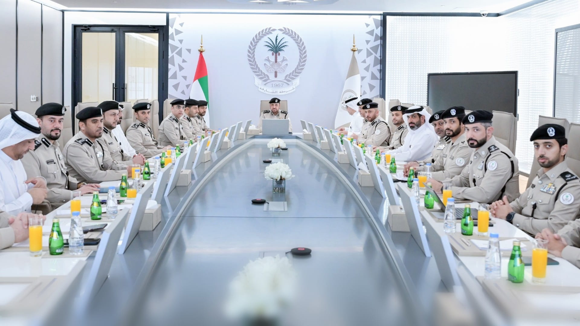 القائد العام لشرطة الشارقة يترأس الاجتماع الـ 13 لمجلس القيادة  