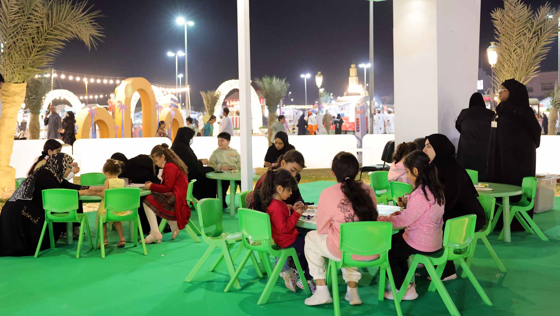 بلدية الشارقة تنظم 192 ورشة خلال مشاركتها في مهرجان ضواحي 14 