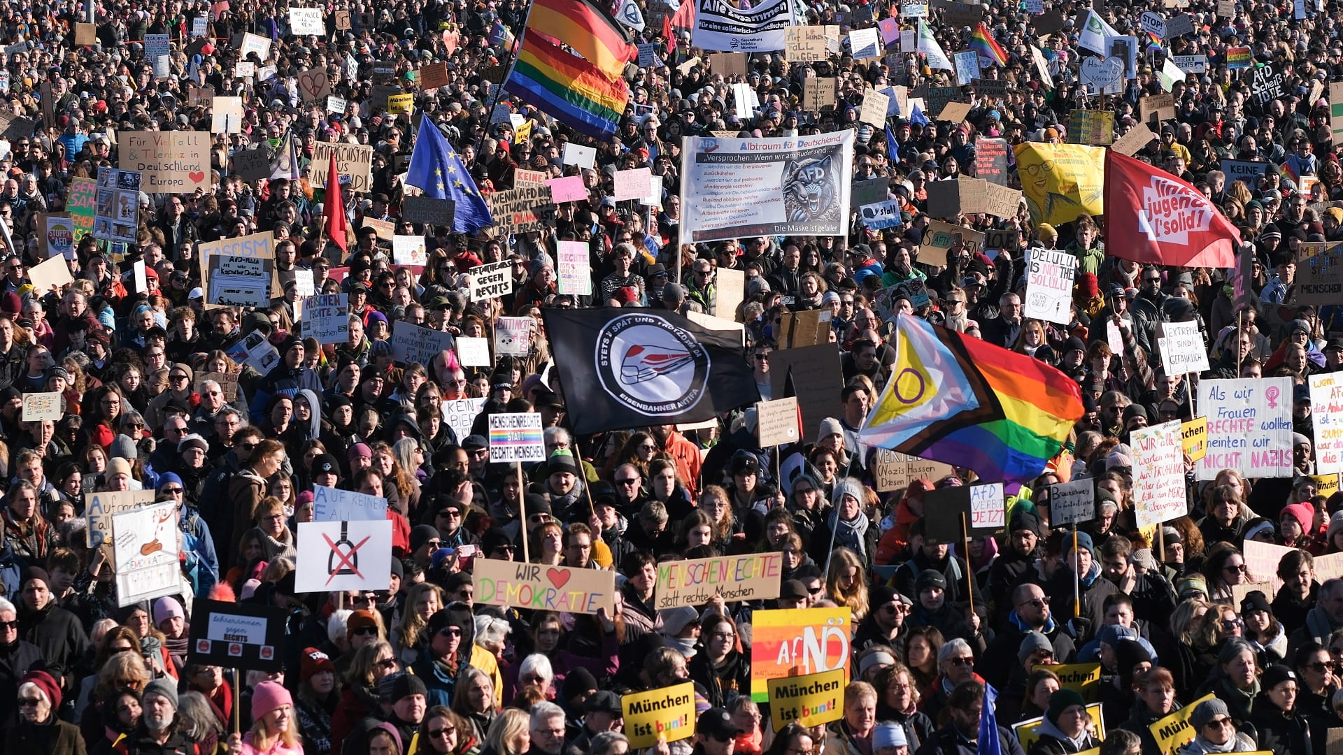 200,000 protest against far-right in Munich 