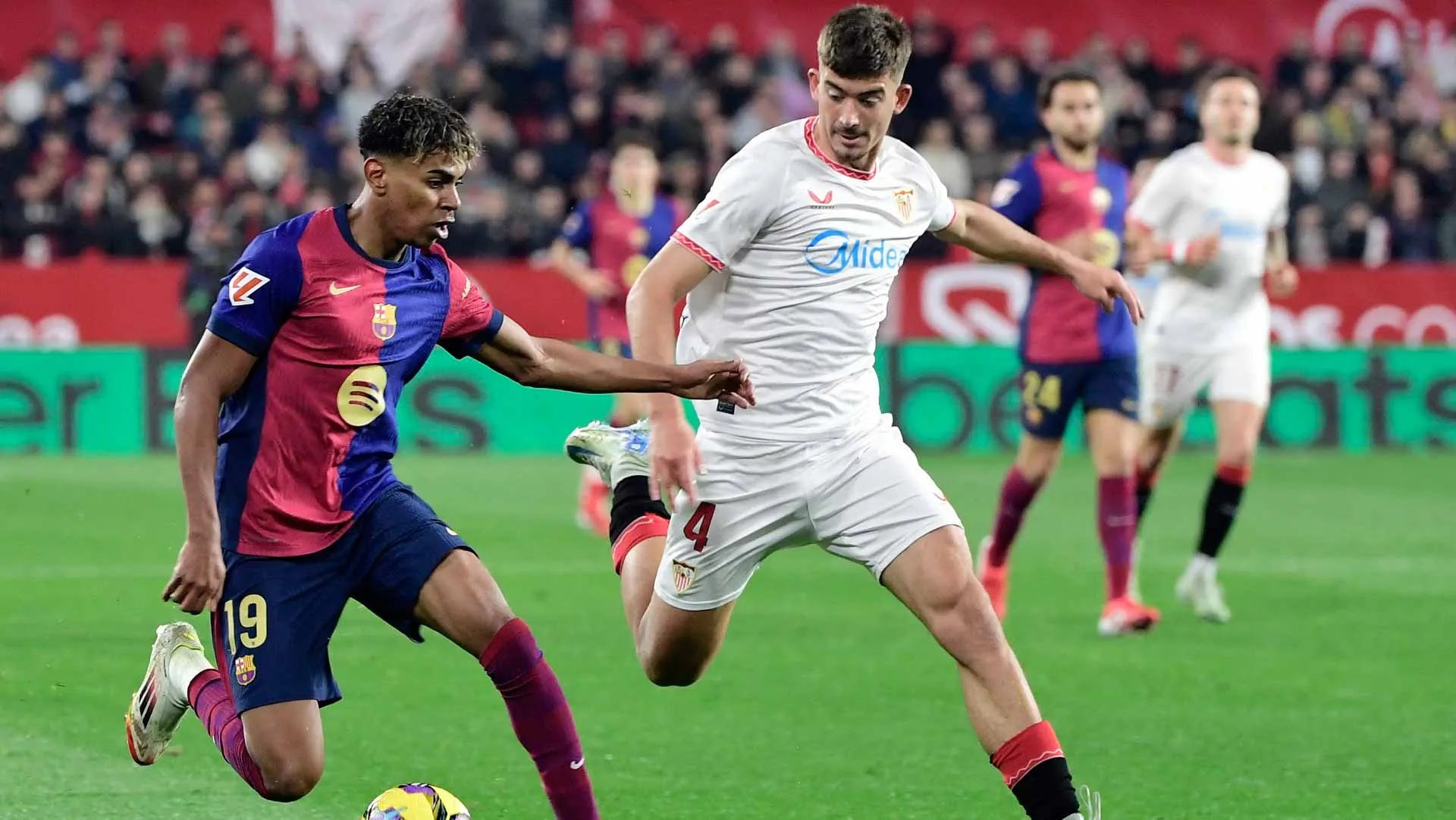 Barcelona narrows gap with League leaders Real Madrid